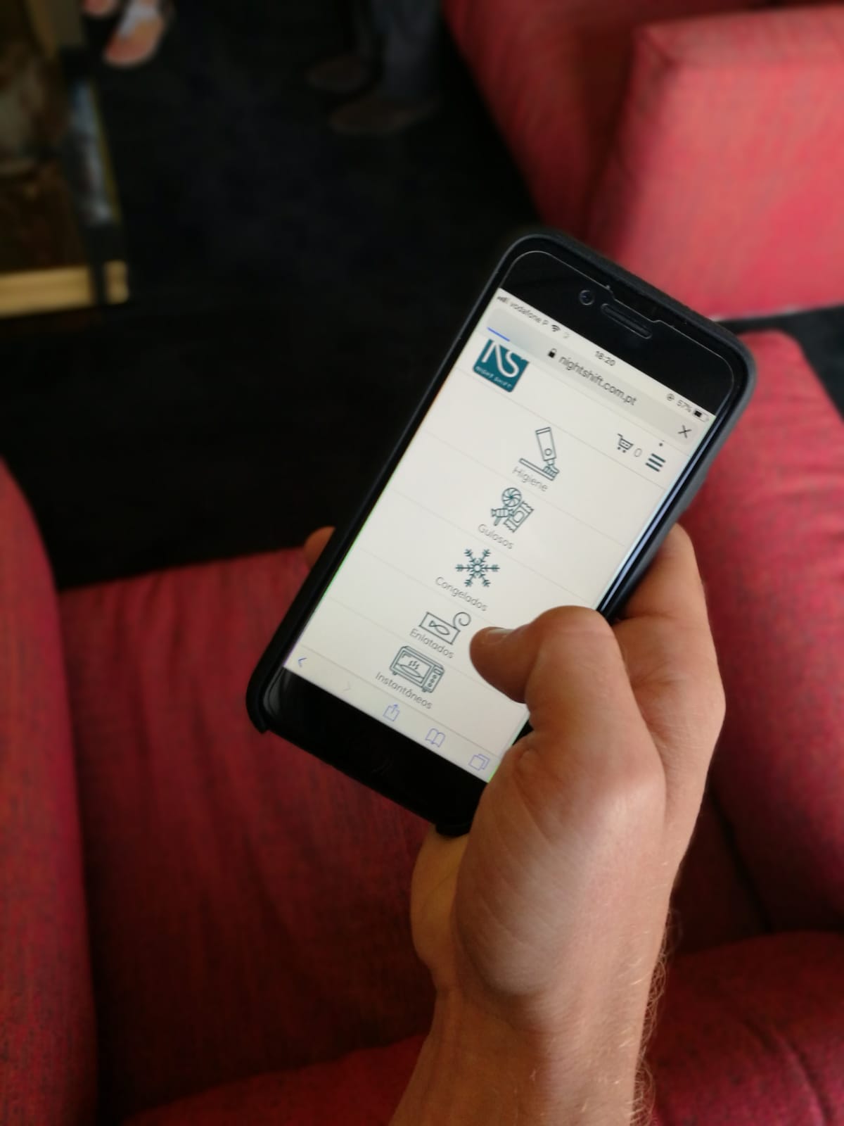 Night Shift. A primeira mercearia digital faz entregas a casa de madrugada