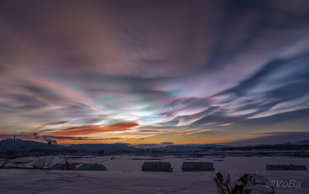 Desfile de cores do Espaço à Terra num carnaval de imagens sugerido pela NASA