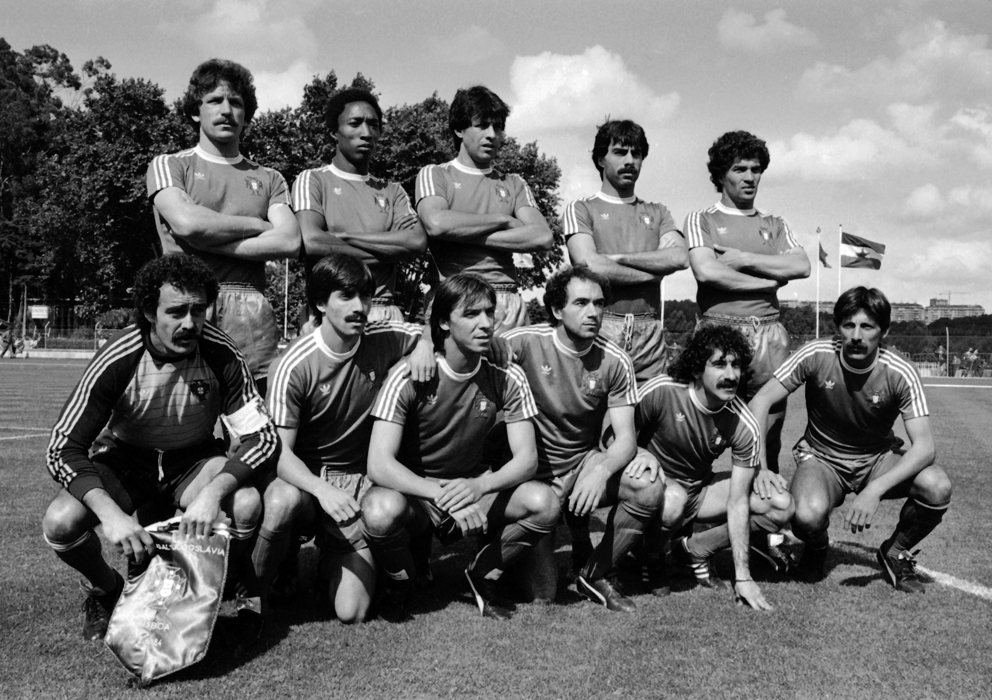 Morreu Fernando Gomes, antigo jogador do FC Porto e bibota de ouro. Tinha  66 anos – Observador