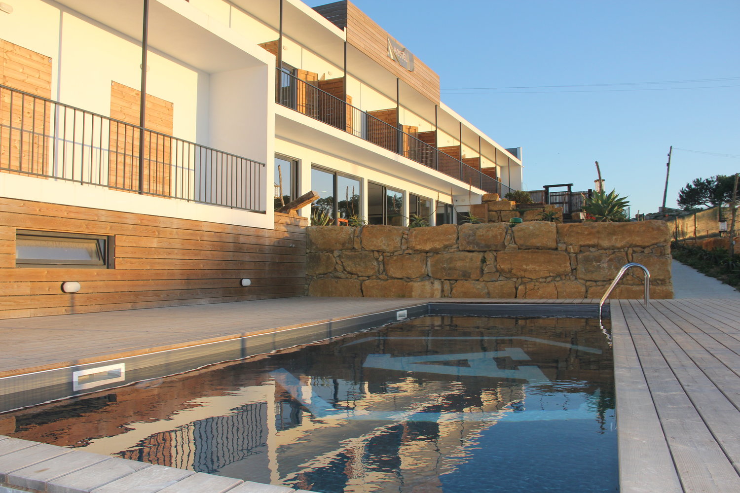 O novo hostel da Ericeira parece um turismo rural fofinho