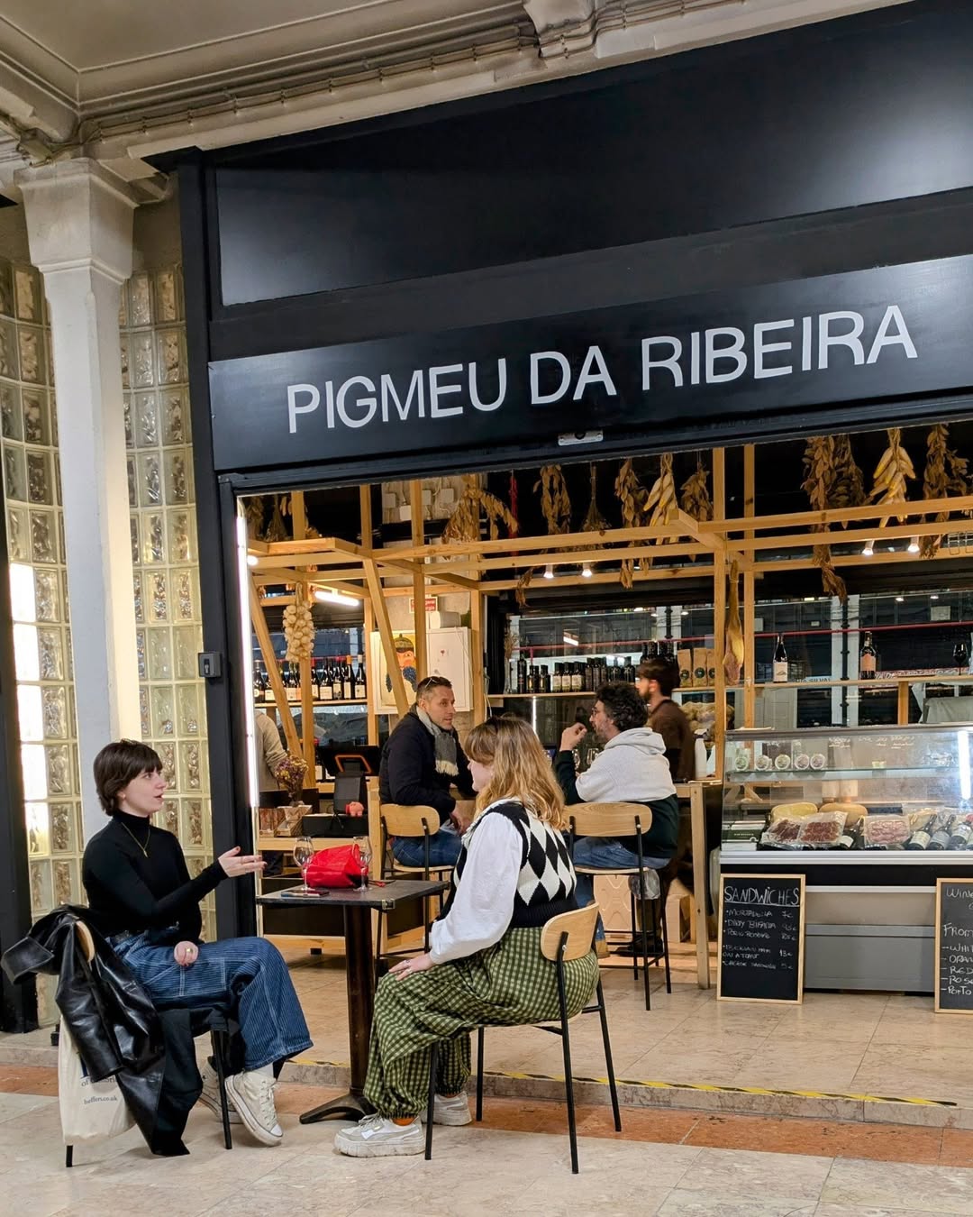 Mercearia do Pigmeu pode ser expulsa do Mercado da Ribeira. Perceba porquê