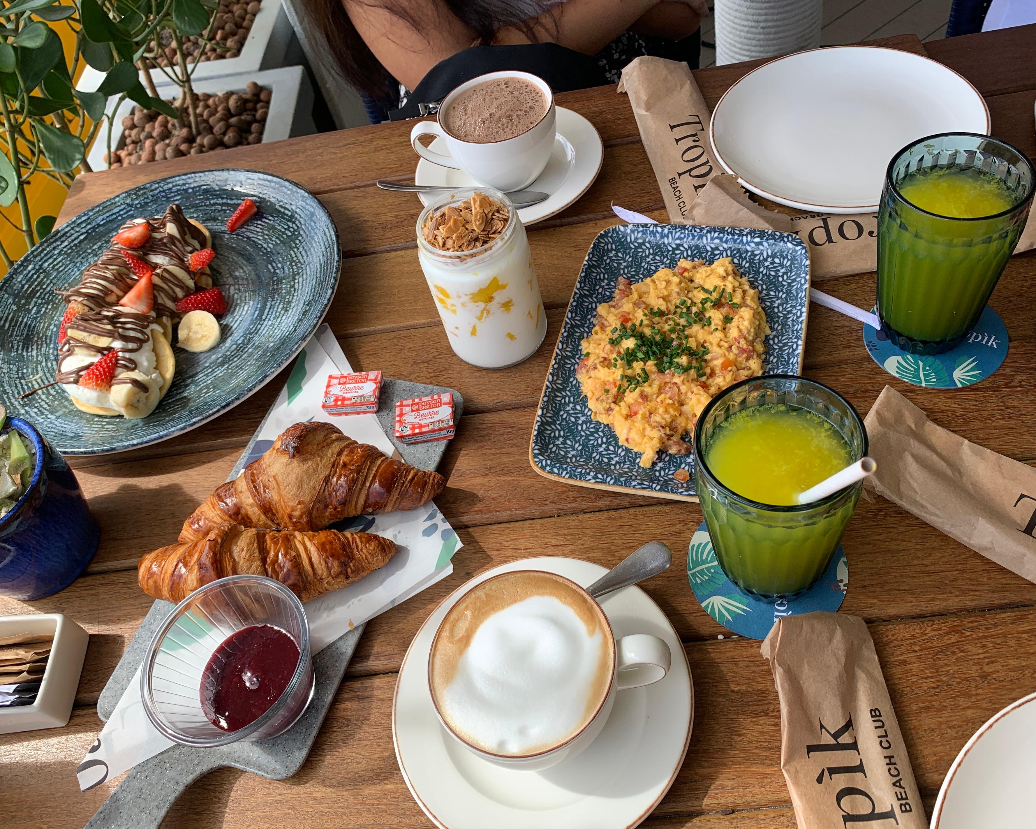 Tropik Beach Club. Quanto custa um brunch em plena praia de Copacabana, no Rio de Janeiro?
