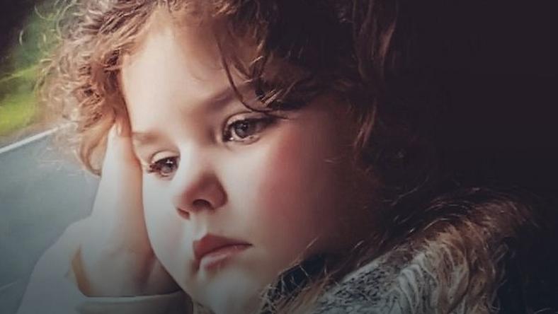 Emily tinha 4 anos quando teve a primeira menstruação. Aos 7 entrou na menopausa