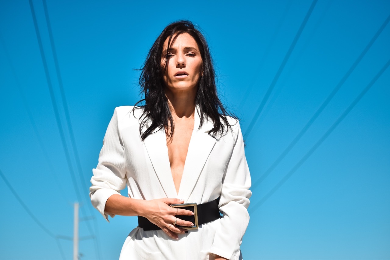 Os blazers são um must-have desta estação. 21 sugestões da Zara, Mango e Stadivarius (a começar nos 21,59€)