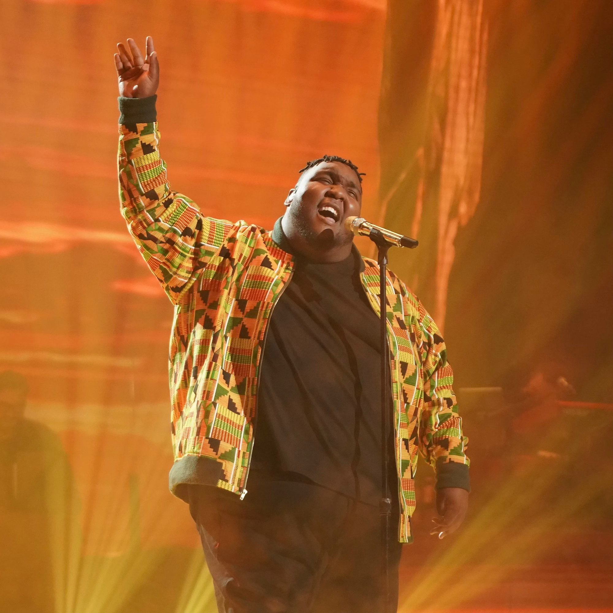 Finalista de “American Idol” morre aos 23 anos. Gravou vídeo horas antes de acidente fatal