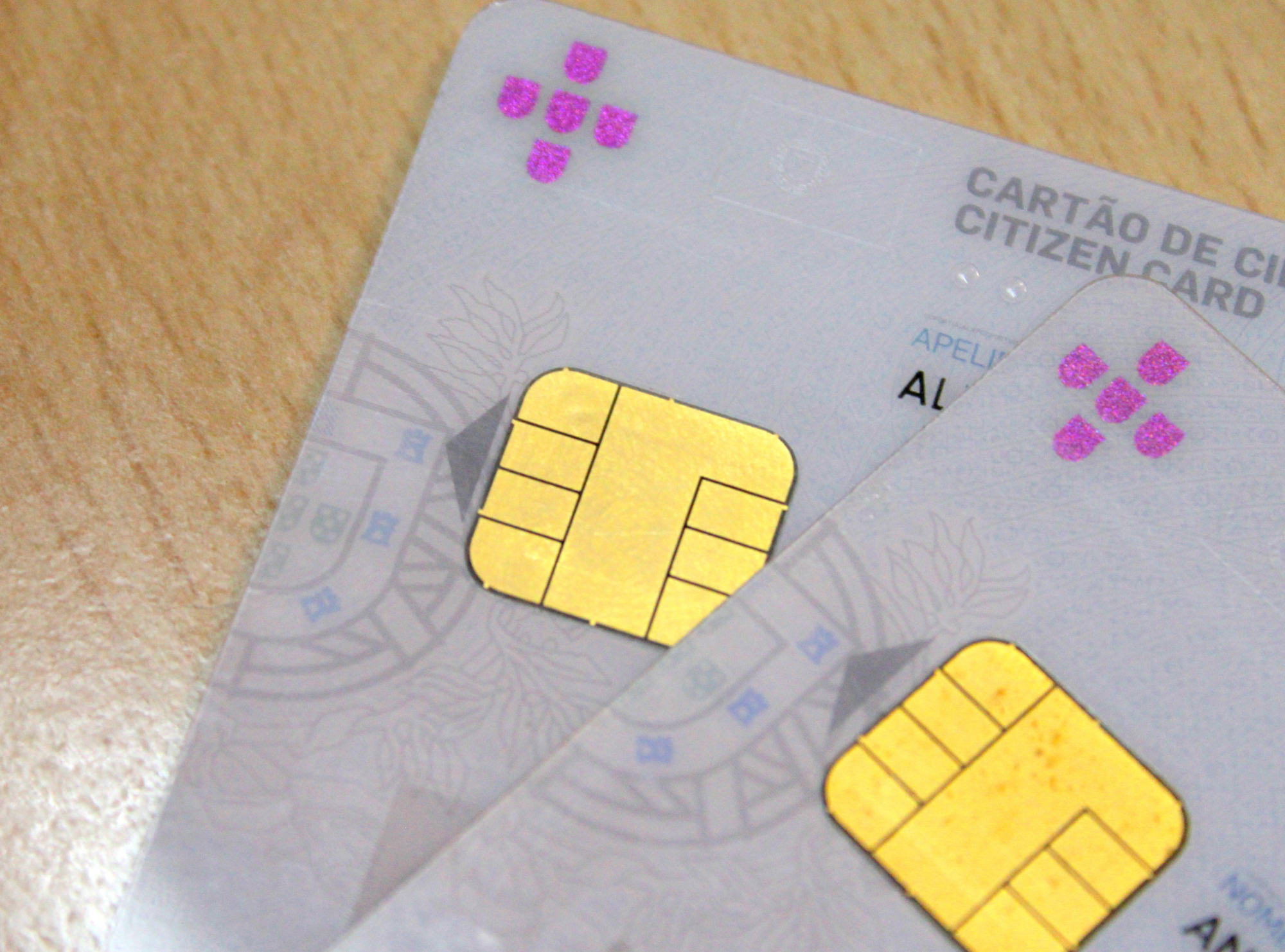 O cartão de cidadão vai sofrer alterações. Veja o novo design e funcionalidades do documento