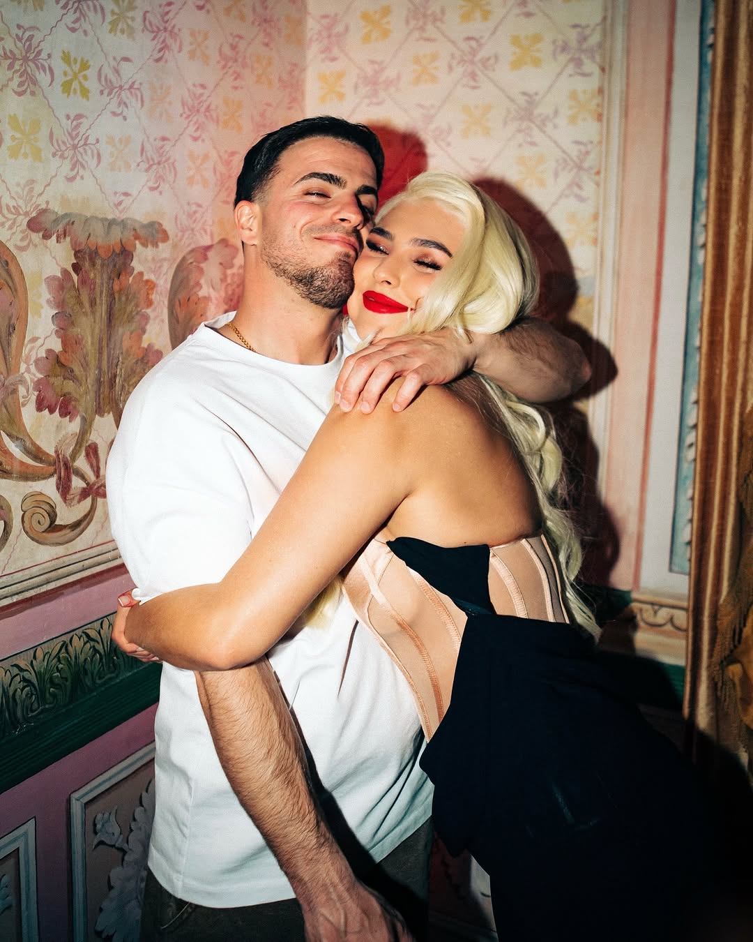 Bárbara Bandeira e Dillaz aparecem mais apaixonados do que nunca. Veja as fotos