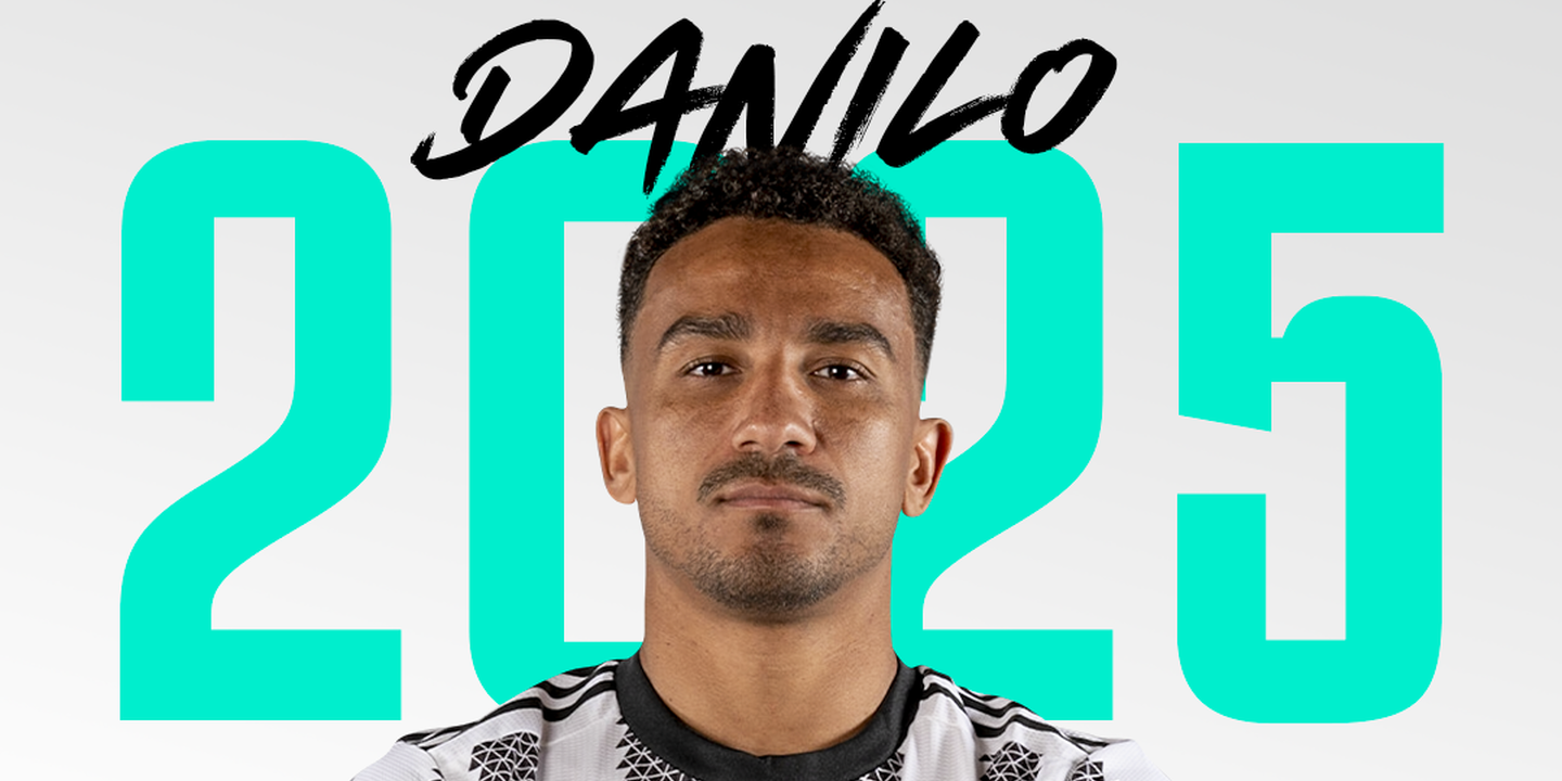 Danilo rescinde contrato com a Juventus