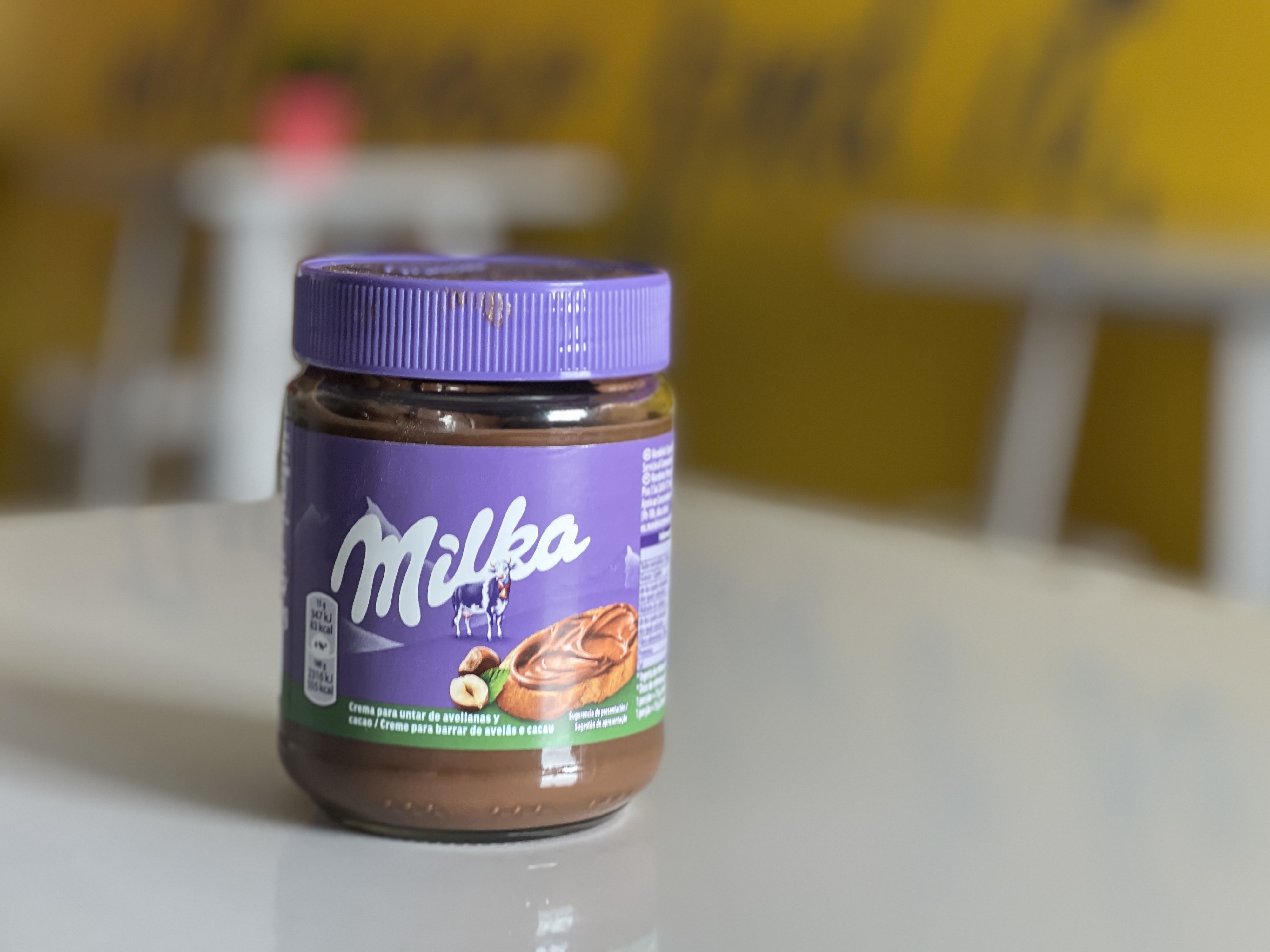 Que desgraça! Milka lança creme de cacau e avelã para barrar