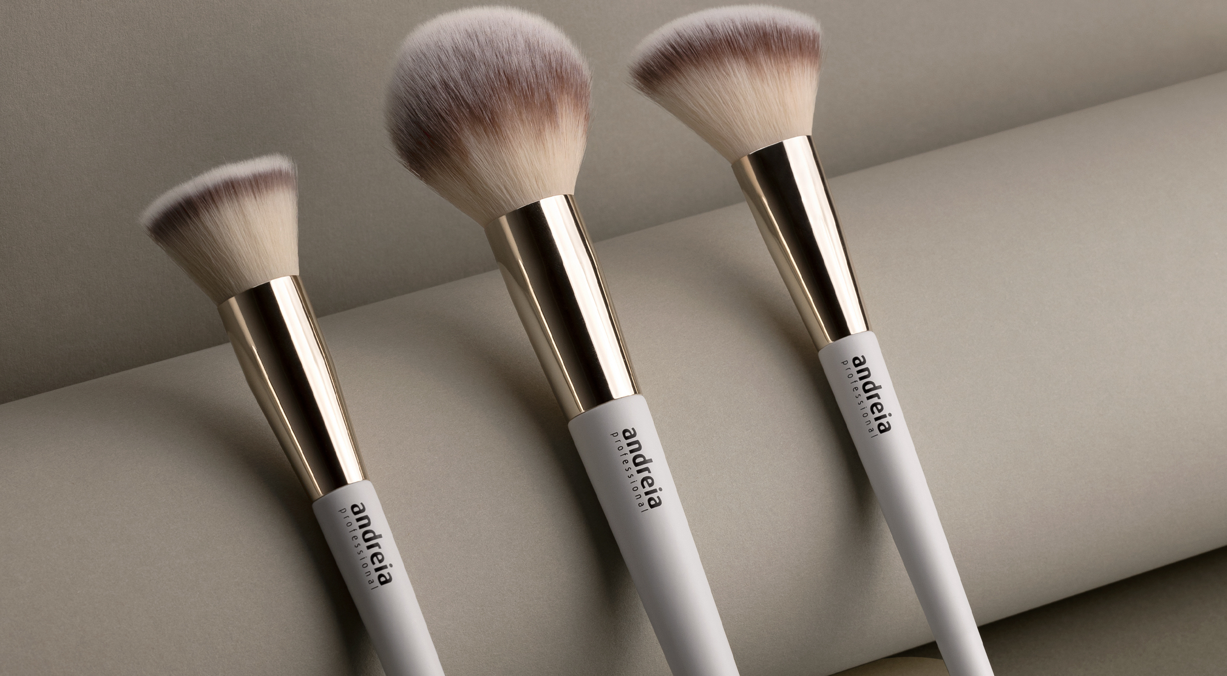 A precisar de trocar os pincéis de maquilhagem? Esta nova coleção está com desconto (e é vegana)