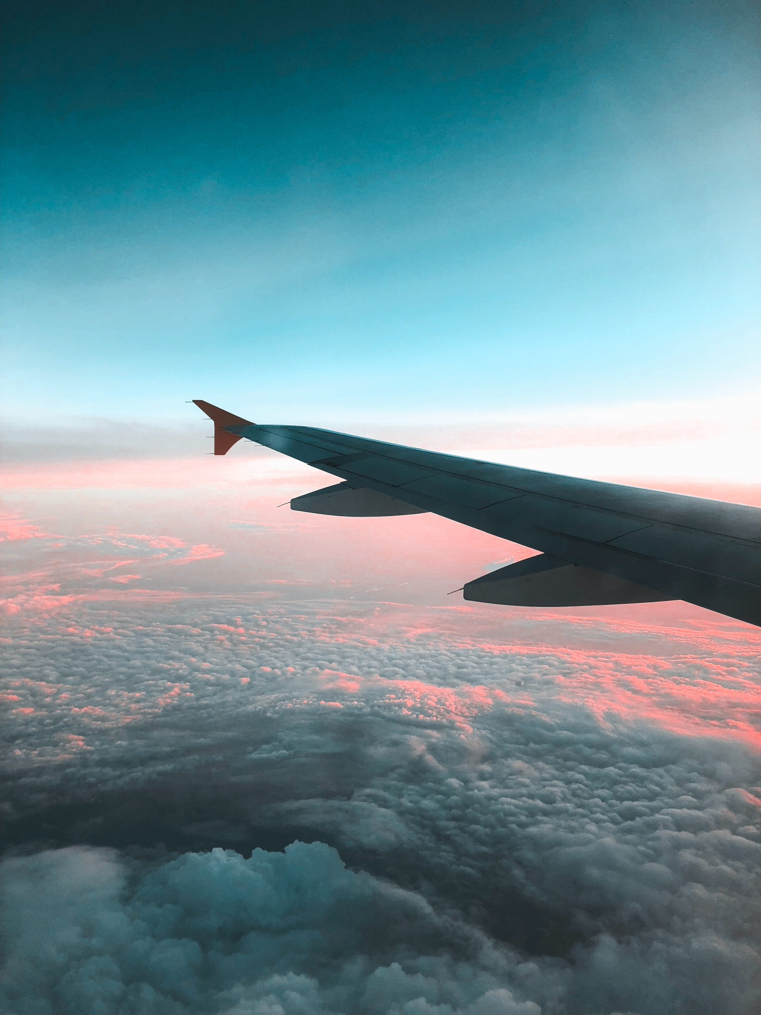 Largue as malas pretas e os ímans para o frigorífico. Cinco formas de tornar as viagens (mais) divertidas