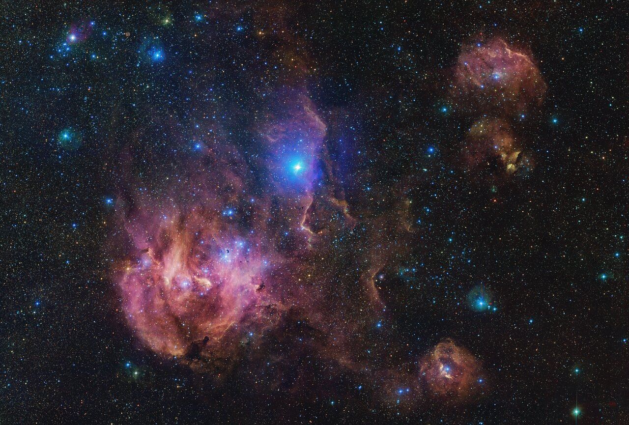 Nebulosa da Galinha Corredora surge em nova imagem com detalhes sem precedentes