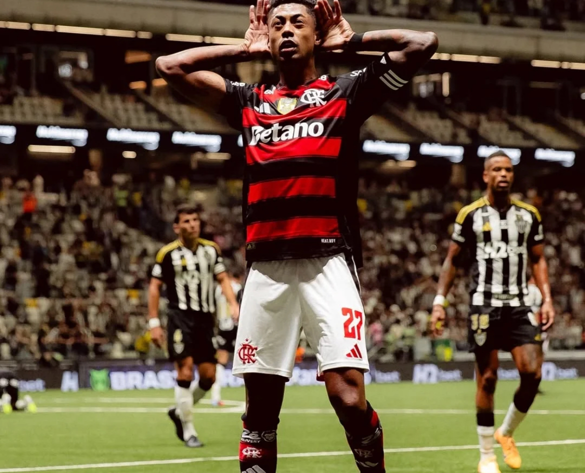 Futebolista engravida mulher e amante ao mesmo tempo. Caso já está nos tribunais