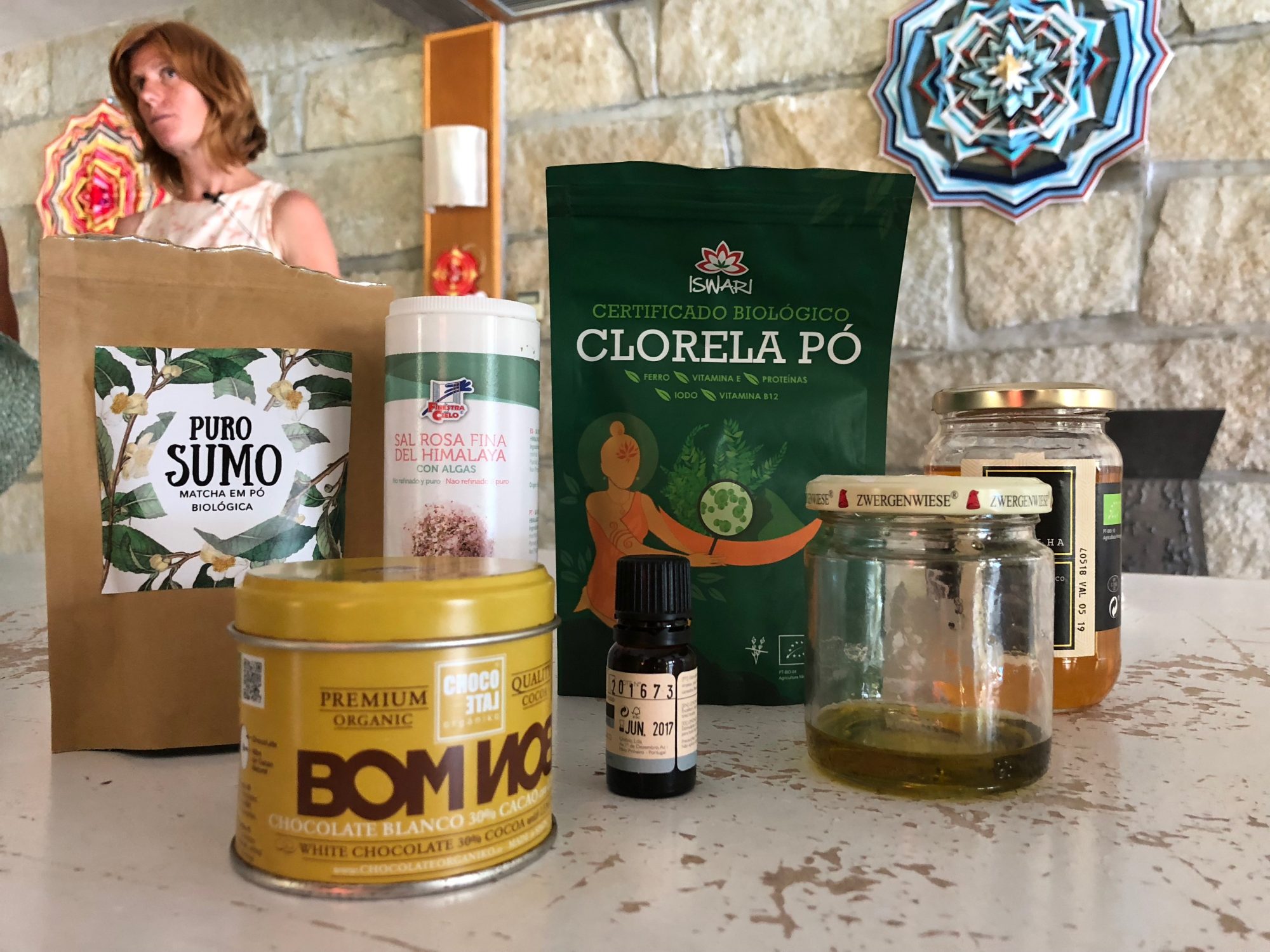 Esfoliante feito de azeite e máscara de mel. A magia da cosmética feita em casa