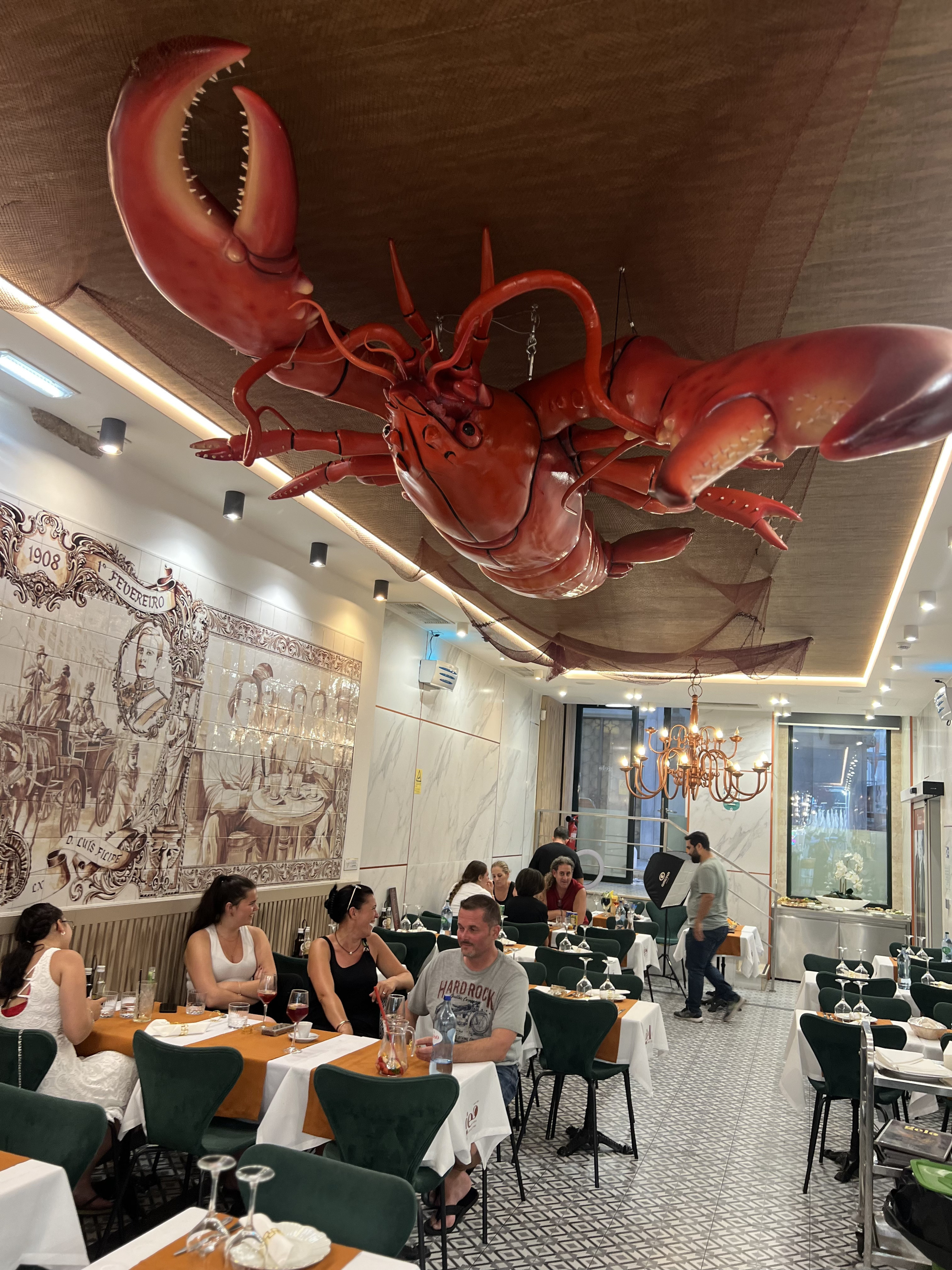 Do T-Bone ao bacalhau. O histórico Café Gelo do Rossio está de cara lavada (e novidades suculentas)