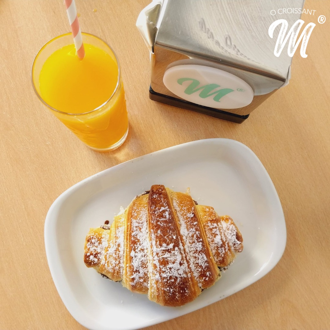 Há um novo spot no Algarve onde pode comer croissants traquinas de frente para o mar. Saiba tudo