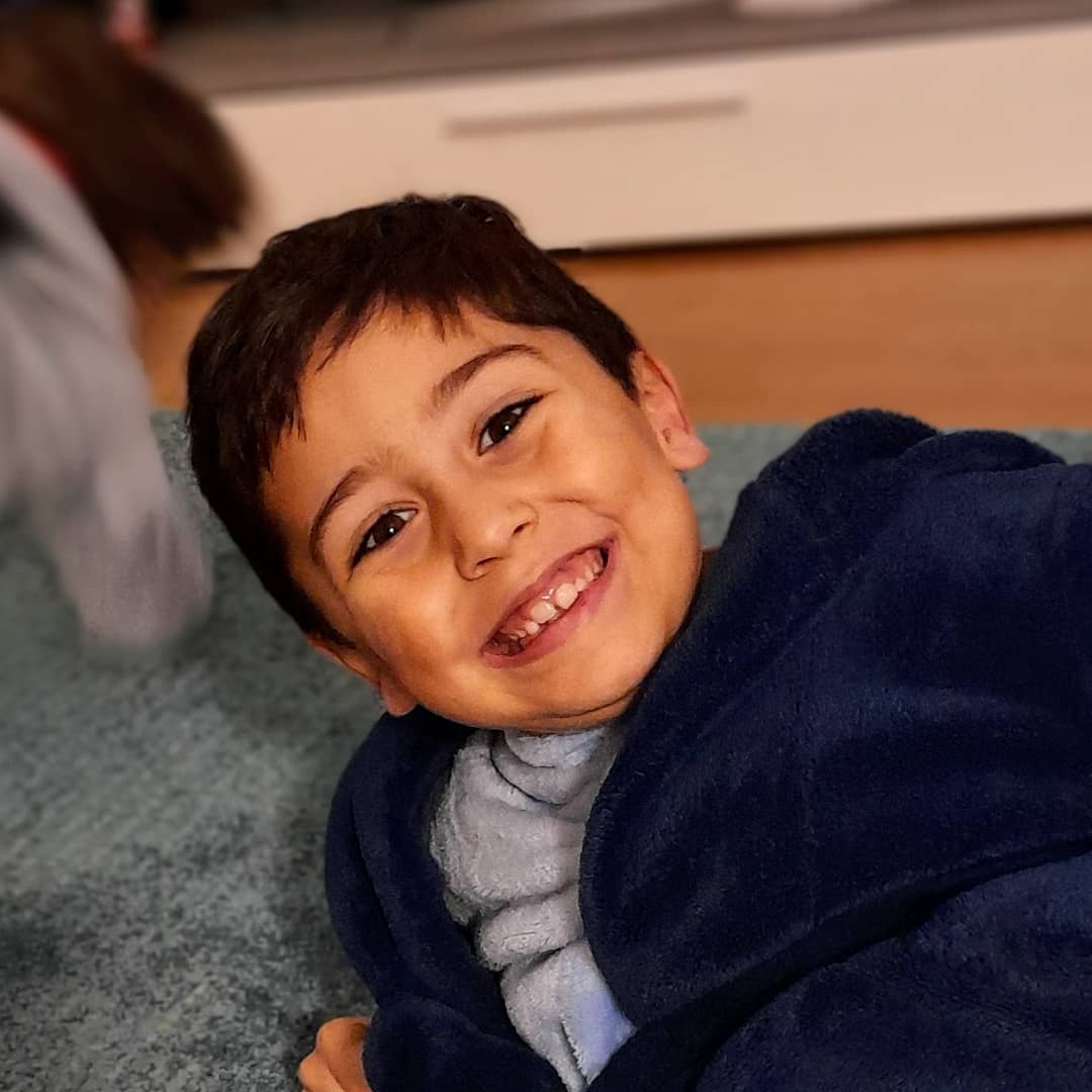 Miguel tem 6 anos e uma doença rara. Todas as manhãs pergunta: “Mãe, com o que é que eu vou ter de me preocupar hoje?”