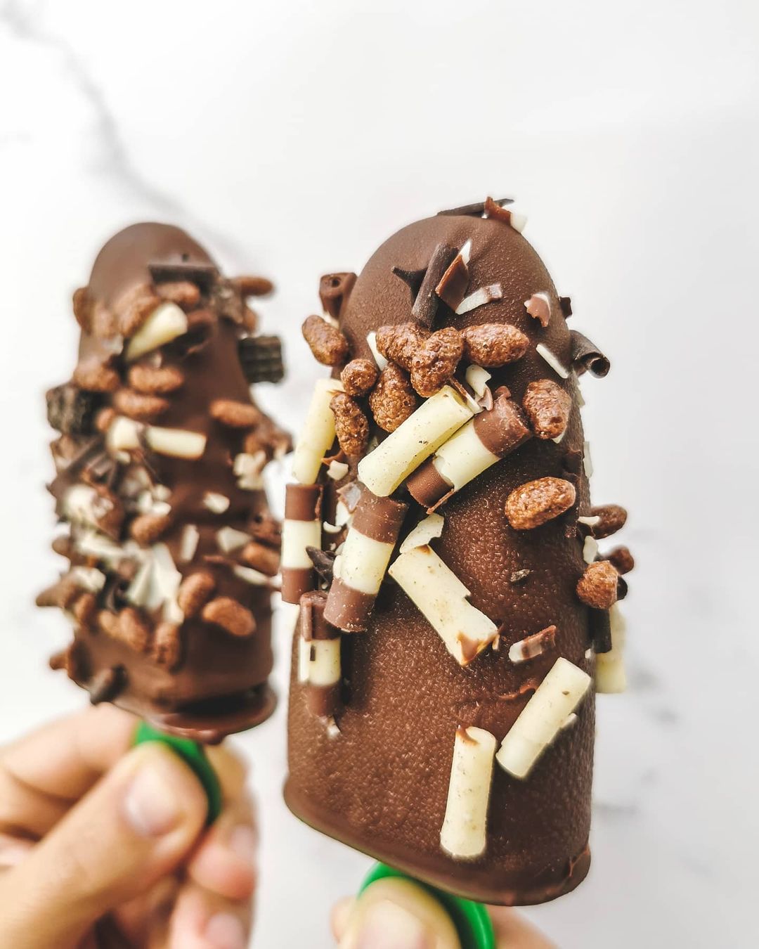 Este gelado só tem seis ingredientes e faz-lhe lembrar a infância. Descubra porquê