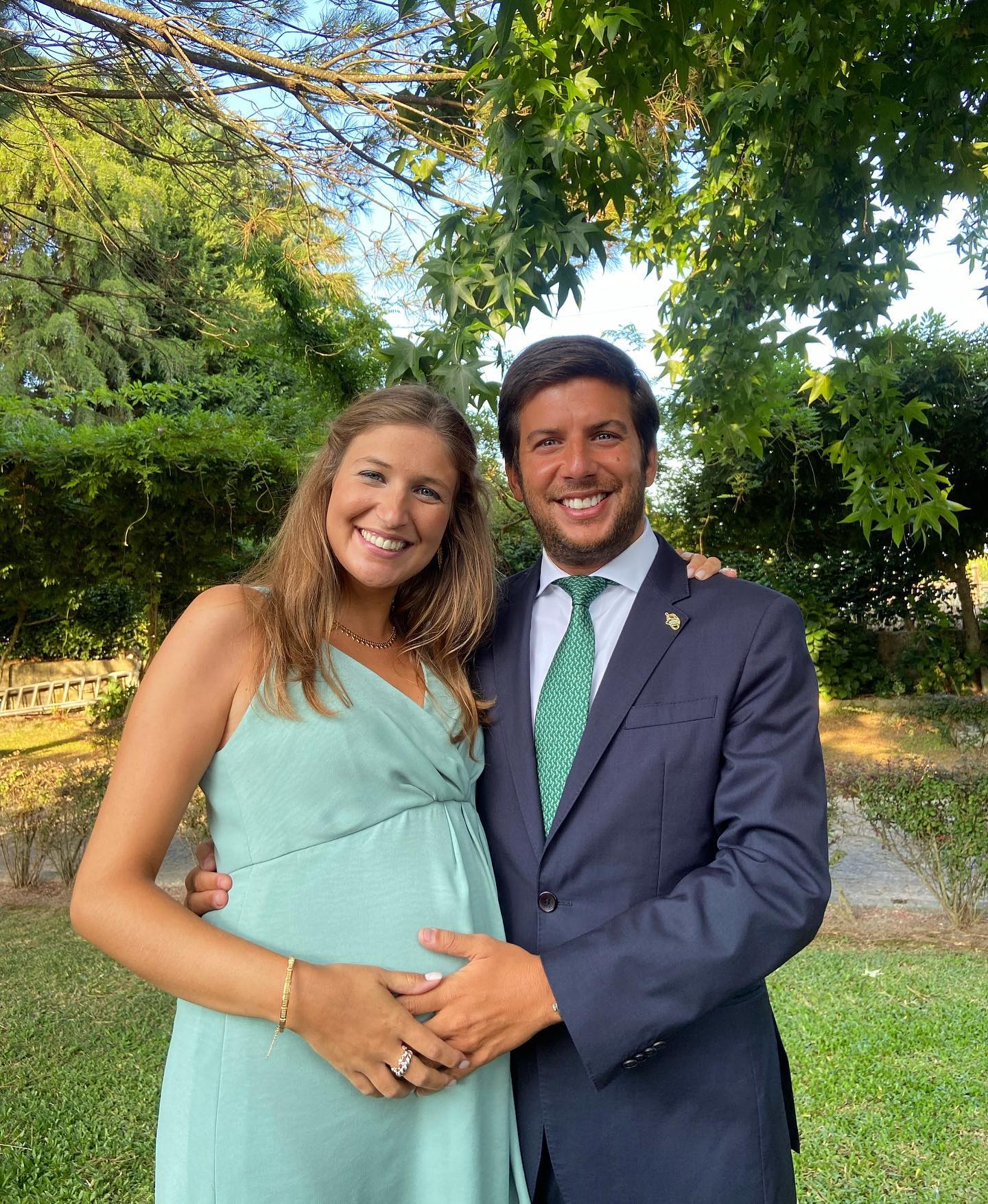 Chicão já foi pai. Veja a primeira foto do filho do ex-líder do CDS-PP e de Inês Guerra Vargas