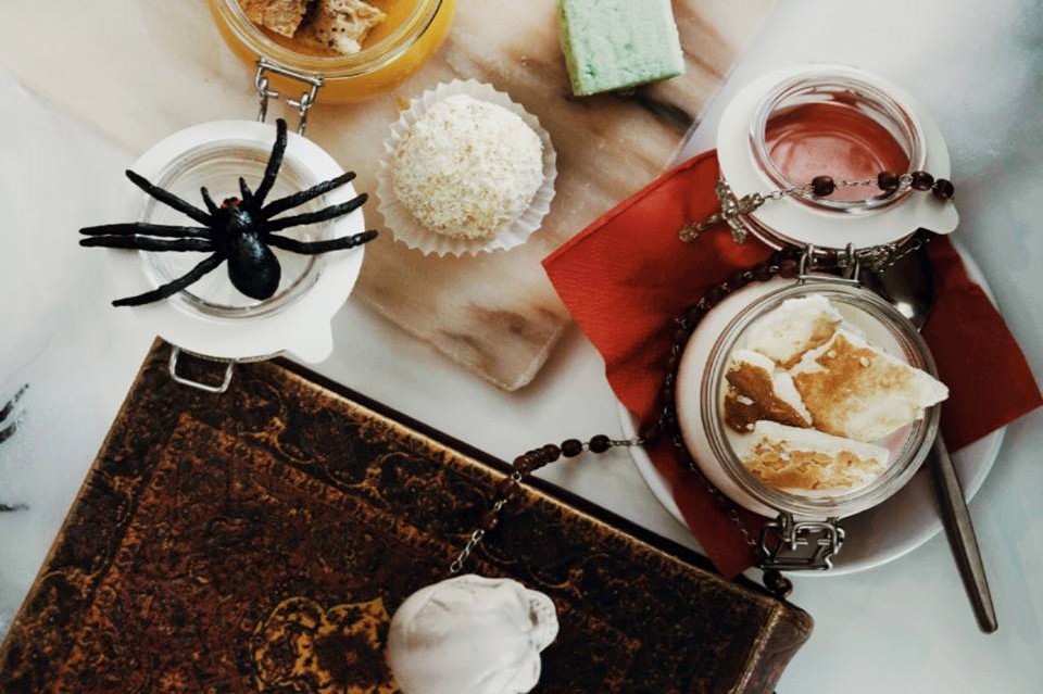 Halloween à mesa. Há hambúrgueres, gelados e brunches especiais