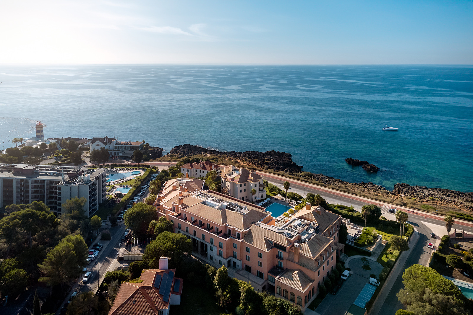 O que é melhor do que um São Valentim para dois em frente ao Atlântico? Viver este momento no Grande Real Villa Itália Hotel & Spa
