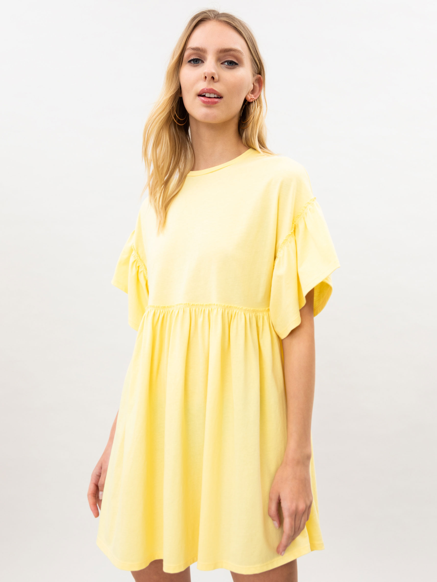 Farta de frio e chuva? A Lefties tem o vestido ideal para receber a primavera (a 9,99€)