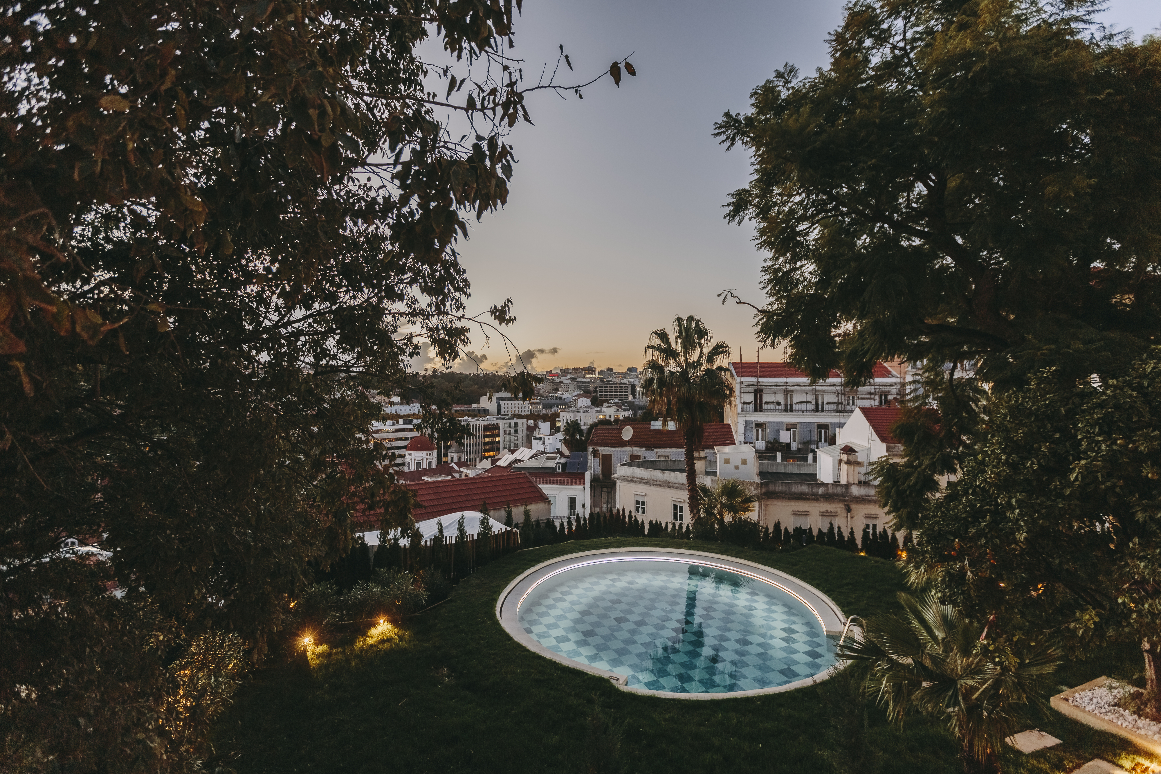 Entre em 2025 em bom e com glamour. 12 hotéis para uma passagem de ano luxuosa