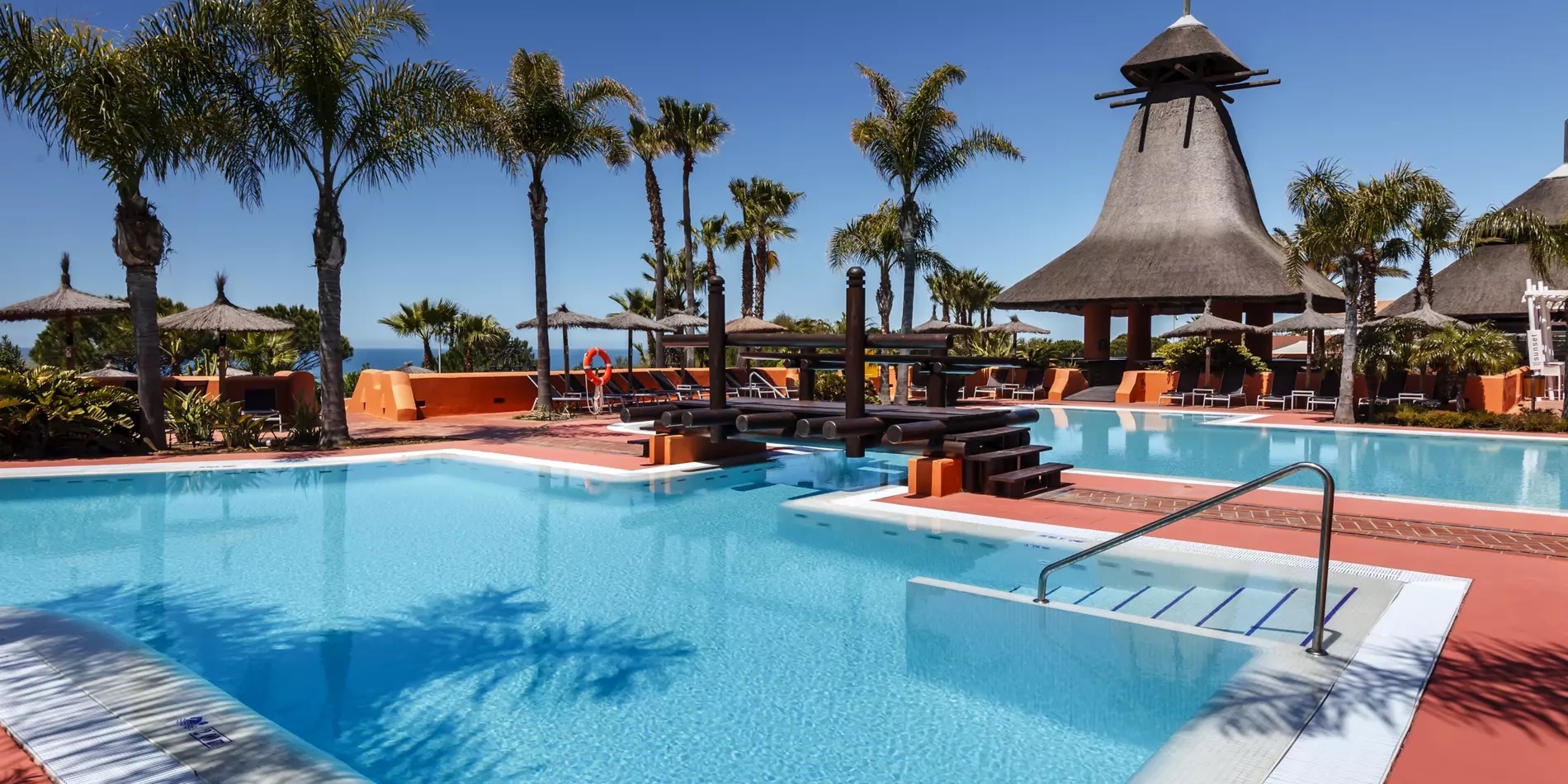 Este resort espanhol de 5 estrelas é perfeito para umas férias paradisíacas (e 2 noites não chegam a 300€)