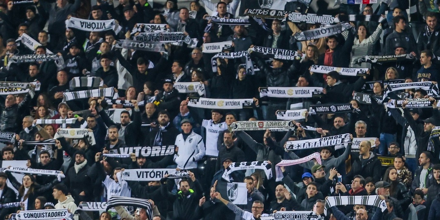 Adeptos do Vitória de Guimarães absolvidos de coima aplicada pela APCVD