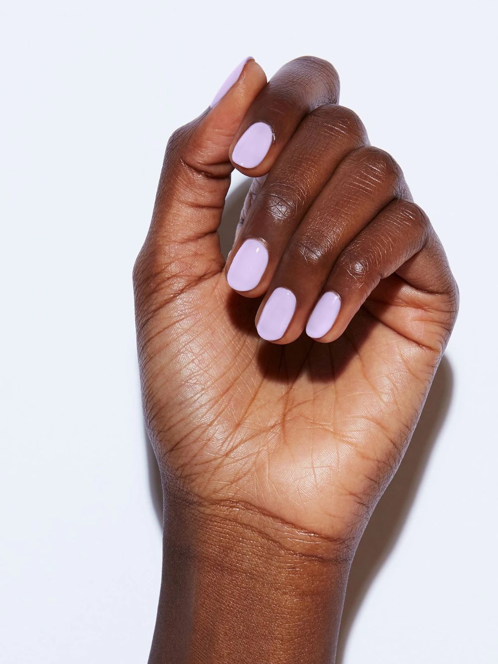 Lilás é a cor que tem de usar nas unhas esta primavera. Inspire-se nestas 17 manicures (e veja 12 vernizes neste tom)