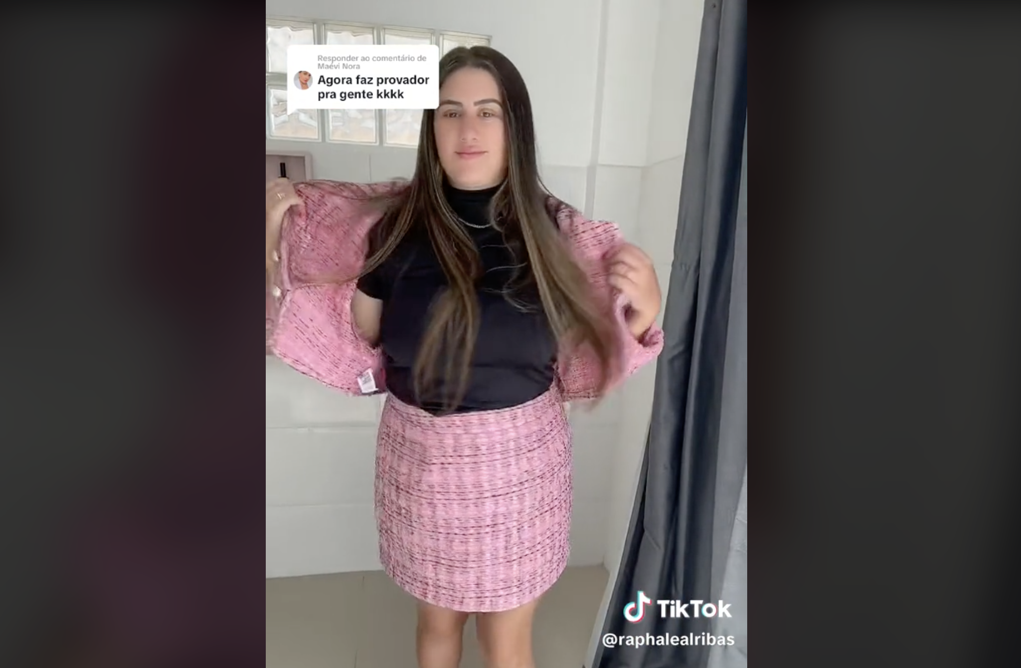 Raphaela comprou conjunto saia-casaco numa loja de marca e foi ver a etiqueta e era tudo da Shein. Veja o vídeo