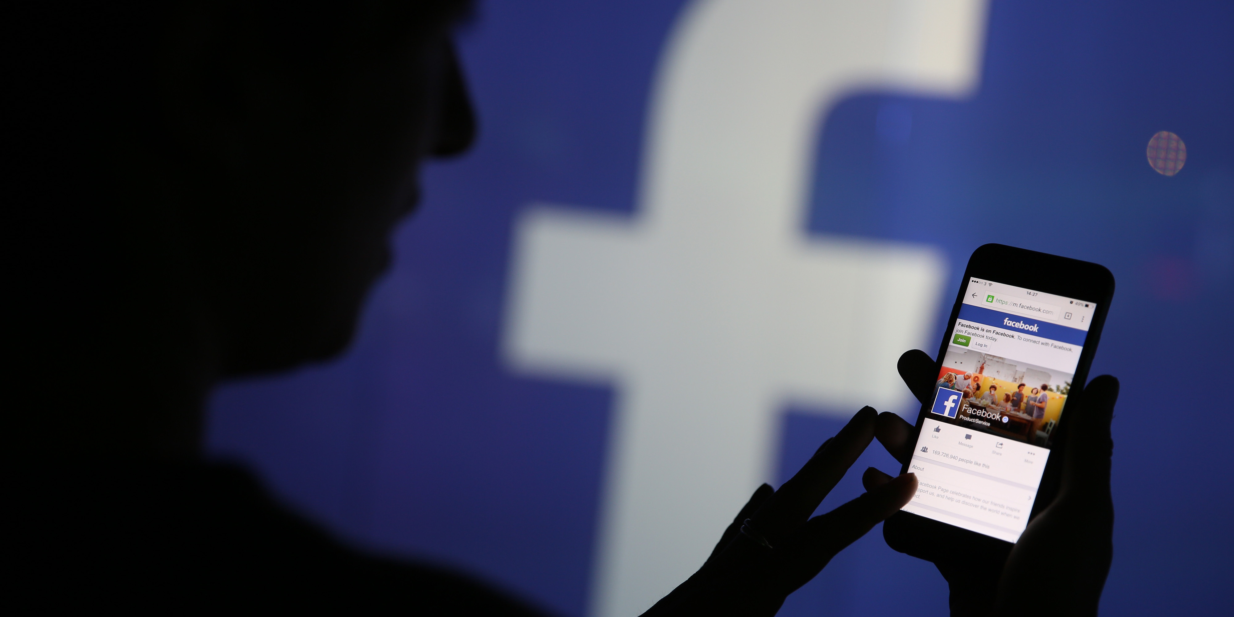 COVID-19: Mais de metade nas notícias consumidas nos EUA através do Facebook são sobre a pandemia