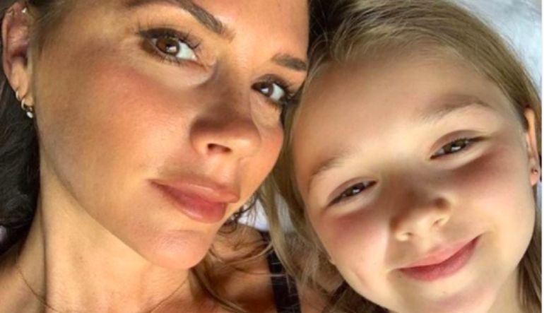 Victoria Beckham leva a filha de 8 anos ao seu desfile — e os fãs não ficaram contentes
