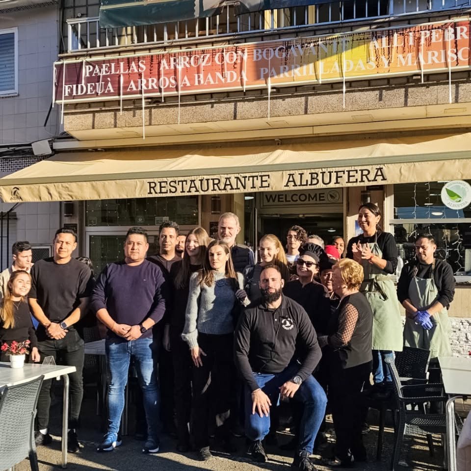 Reis de Espanha almoçam em restaurante com paella a menos de 15€. Saiba tudo sobre o Albufera