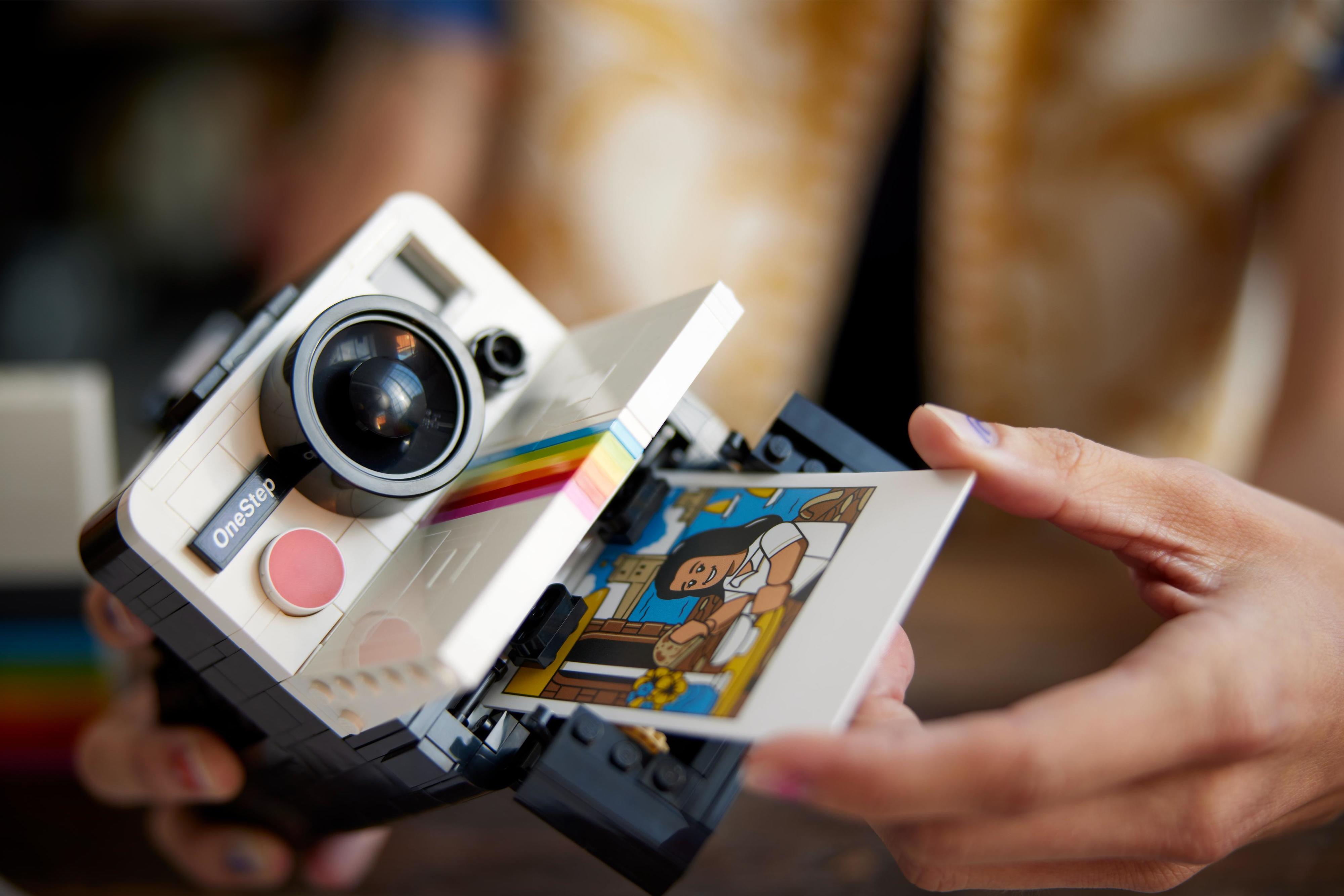 LEGO Polaroid OneStep é mais um projeto de fã tornado realidade no catálogo Ideas