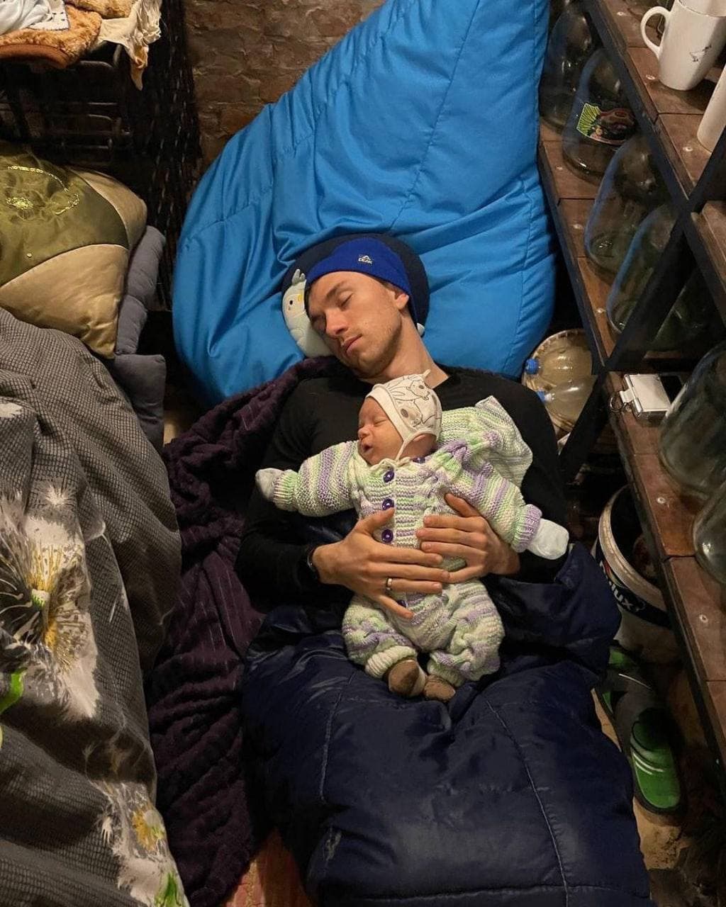 Foi pai enquanto competia nos Jogos Olímpicos. Agora, faz de tudo para proteger o filho num bunker