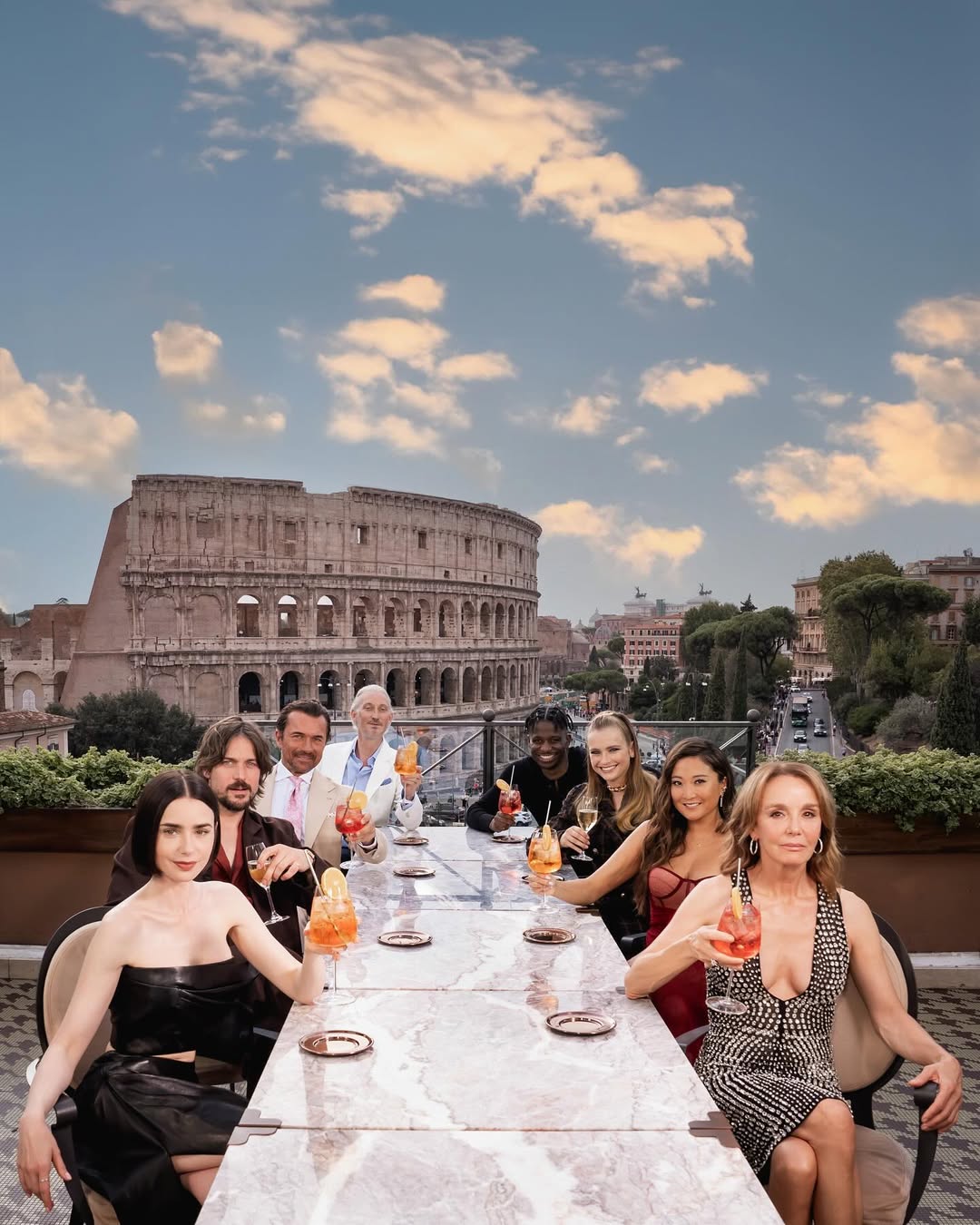 “Emily in Paris” perde uma das personagens principais. Saiba quem fica de fora da quinta temporada