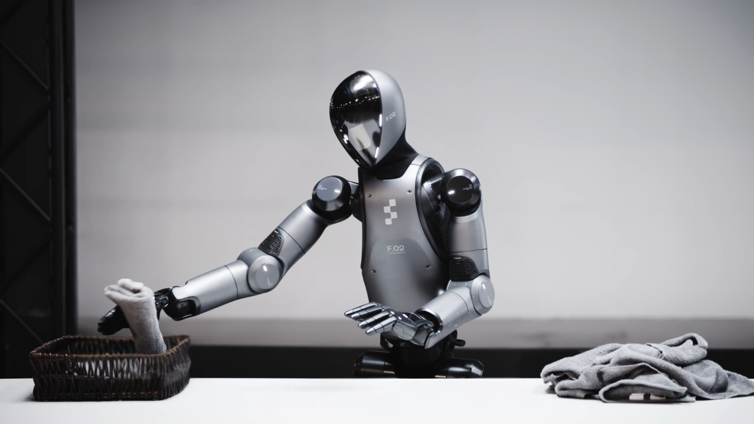 Há mais um robot que sabe dobrar roupa. Ainda com mais perícia