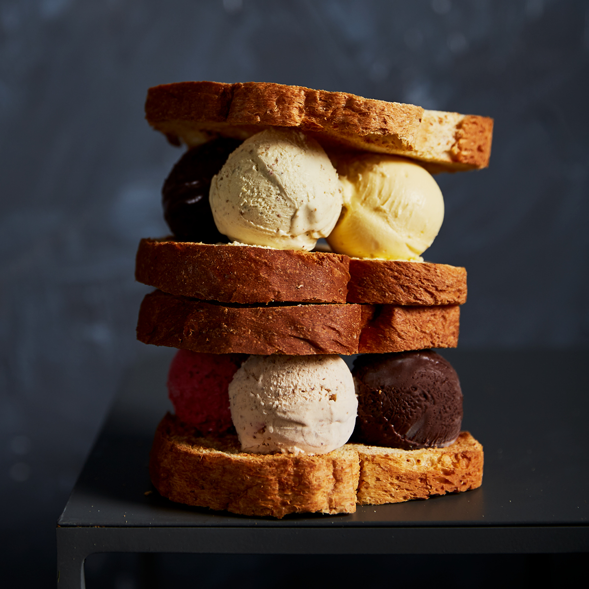 As novas tostas de gelado em pão brioche do La Romana já chegaram a Lisboa