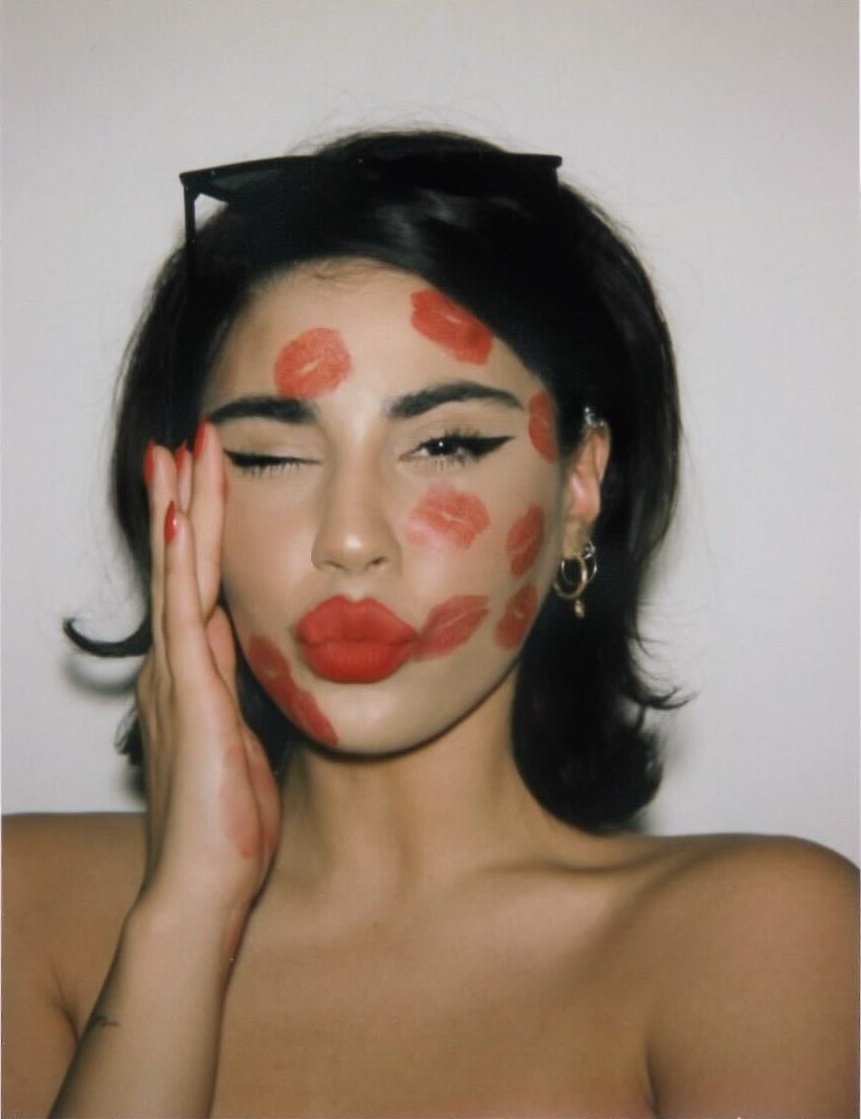 12 batons à prova de beijo (e bem vermelhos) para poder namorar à vontade no Dia de São Valentim