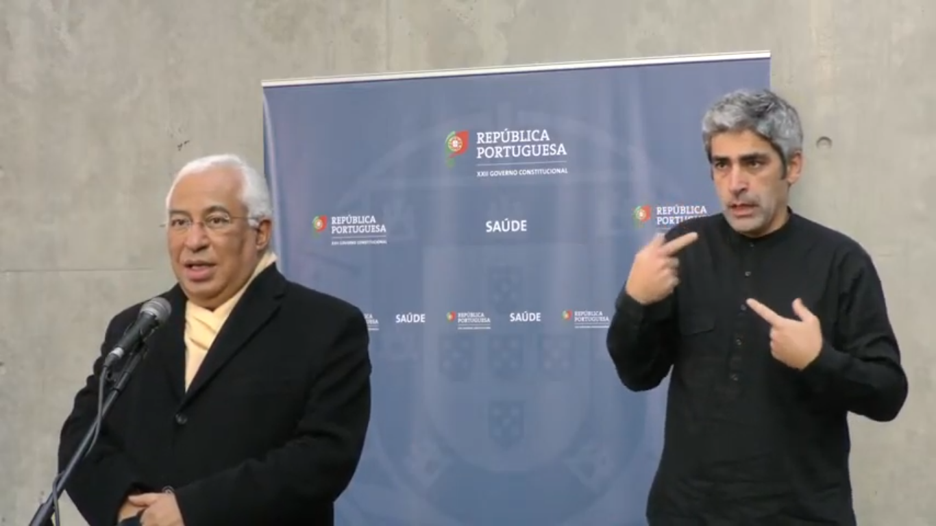 Novo confinamento deverá durar um mês. Escolas podem fechar para alunos com mais de 12 anos