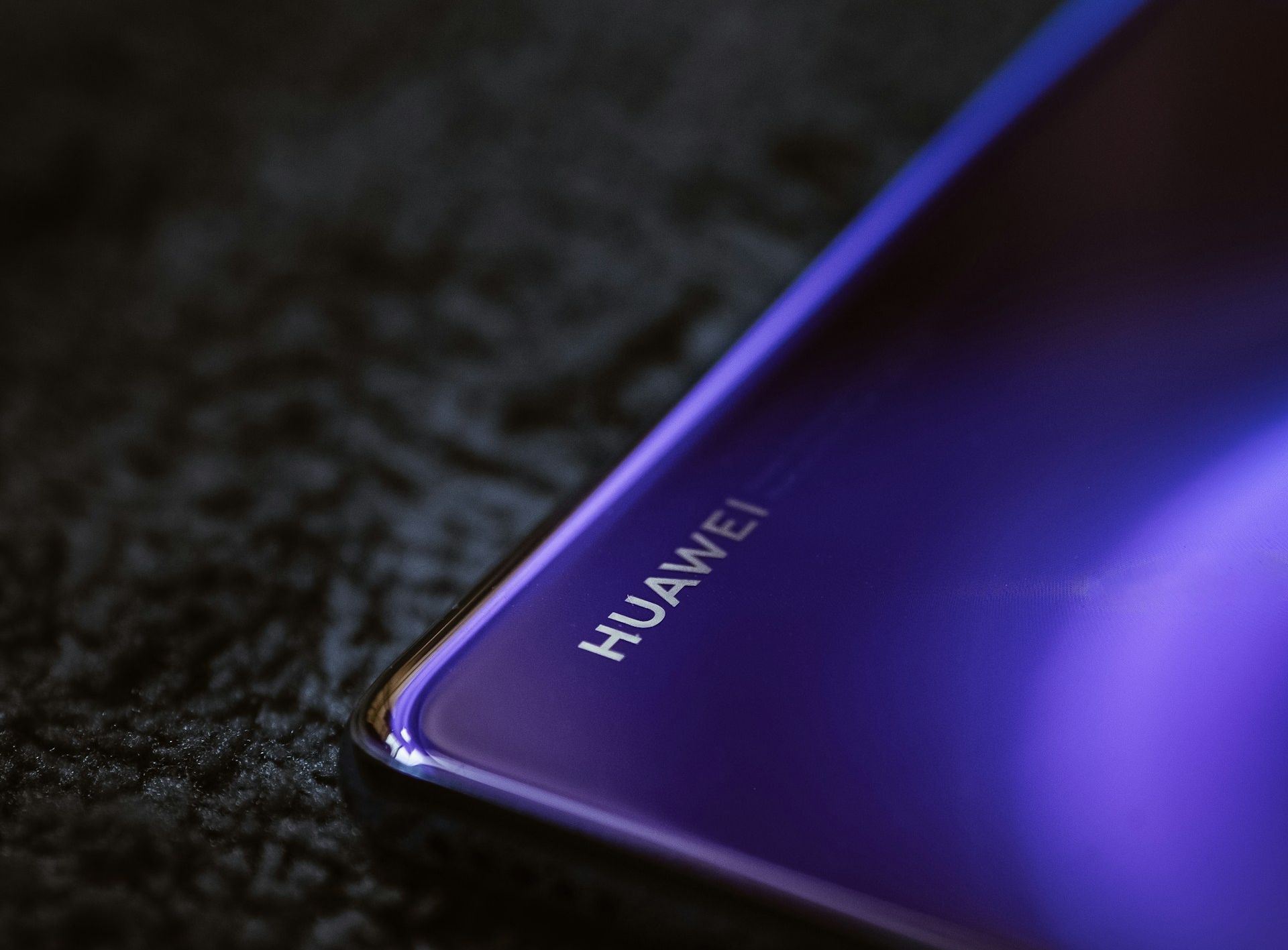 EUA tentam “complicar a vida” à Huawei com anulação de licenças de fornecedores