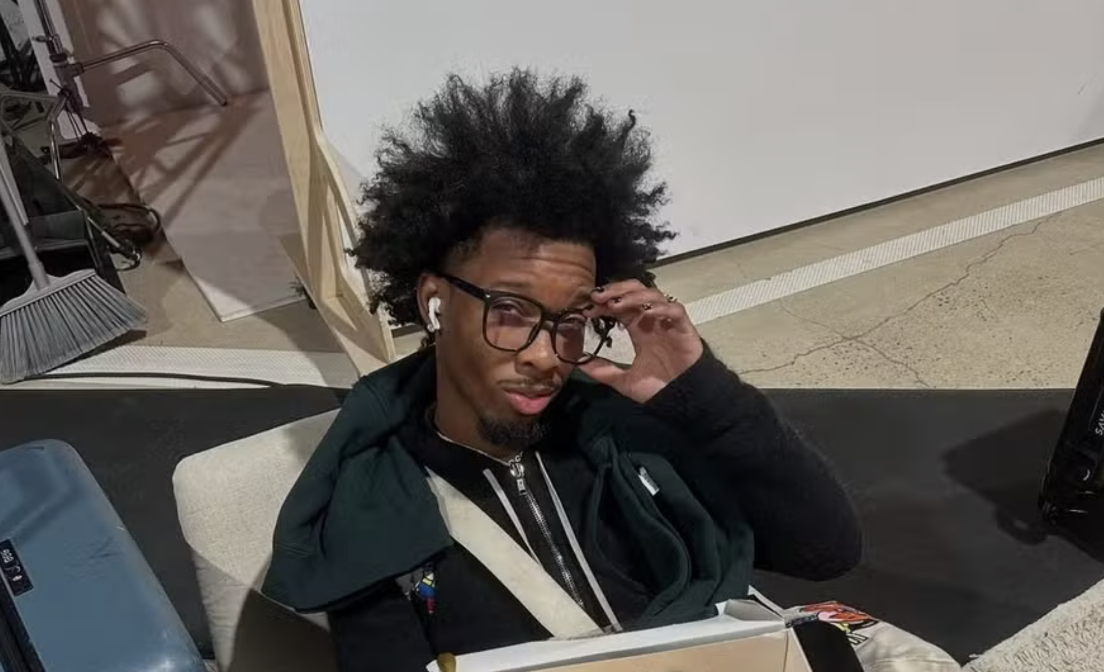 Corpo de jovem de 15 anos encontrado na bagageira do carro do rapper D4vd. Cantor cancela tour