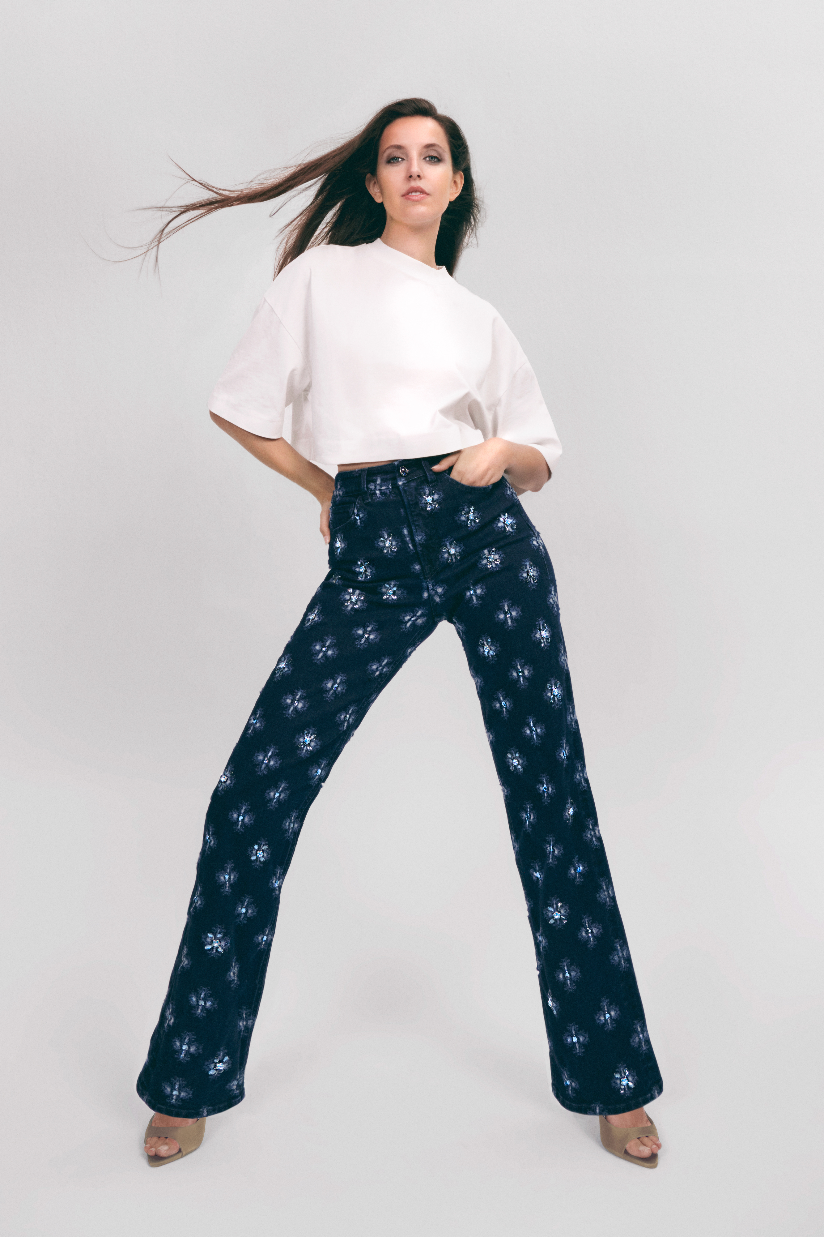 Os novos jeans da Salsa dão-lhe uma silhueta de sonho. E há um modelo com cristais Swarovski a 920€