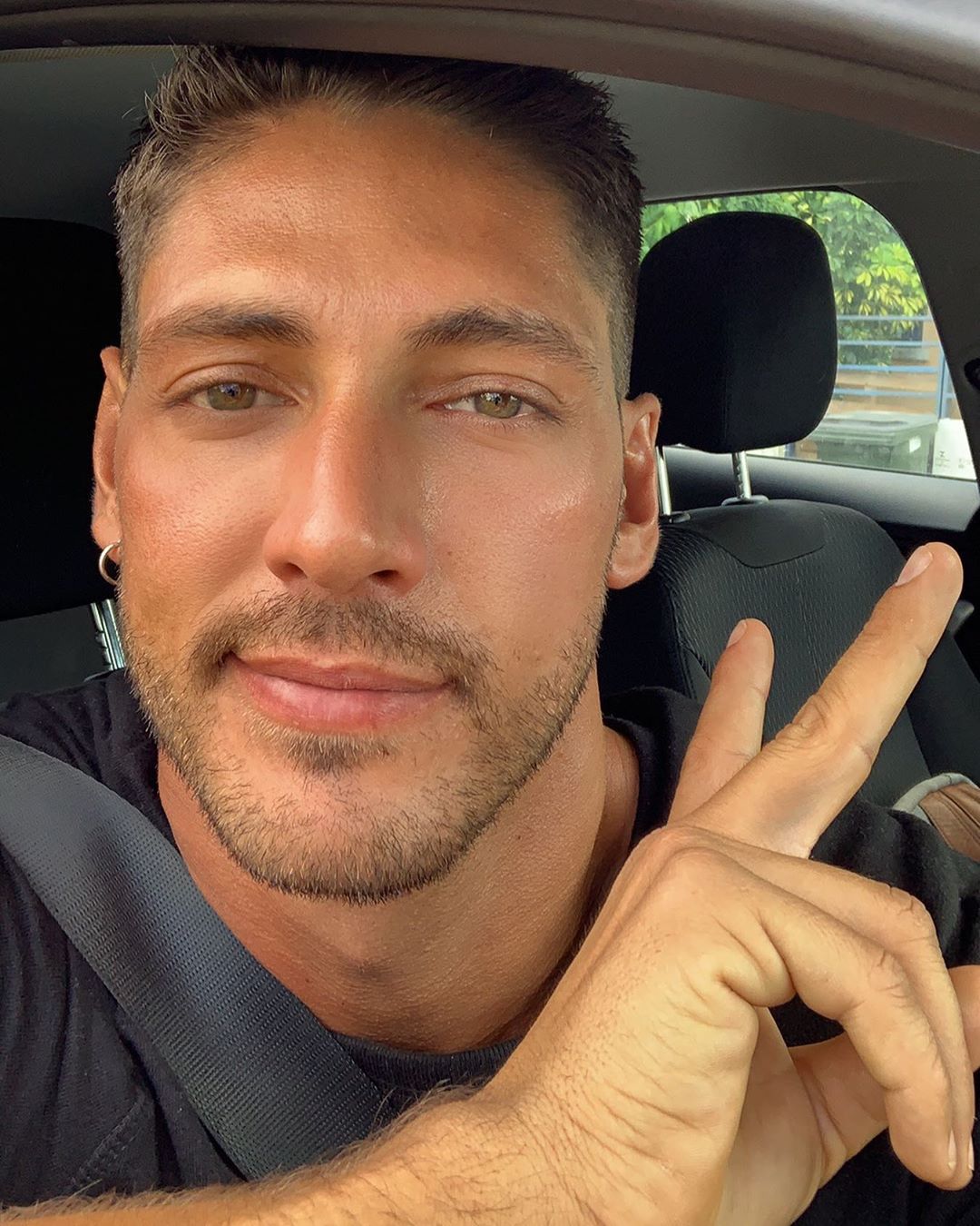Ângelo Rodrigues em coma induzido. Amigos e fãs deixam mensagens de apoio