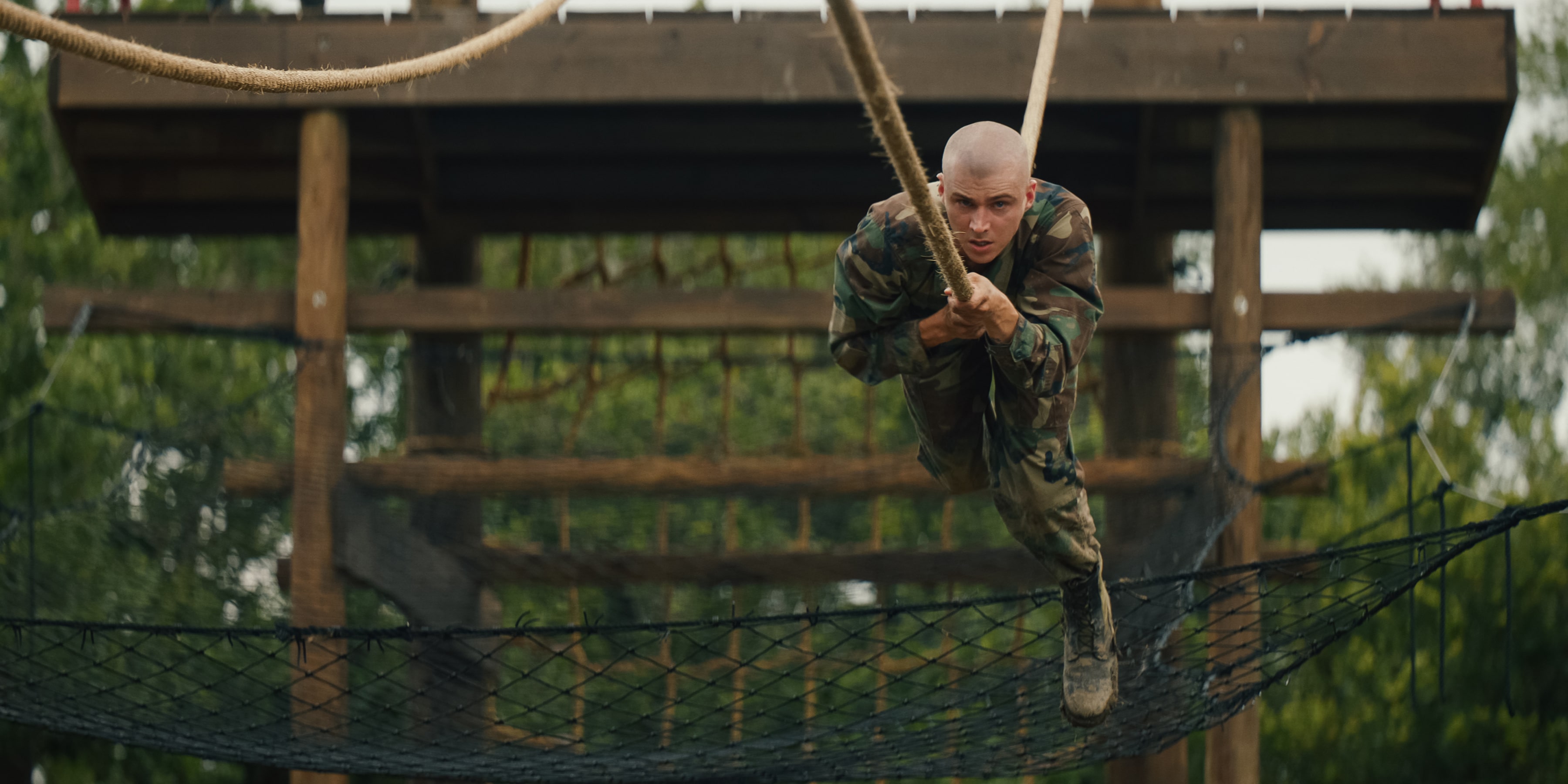 “Jovens Recrutas”. A comovente e engraçada série da Netflix onde um jovem gay se alista no exército