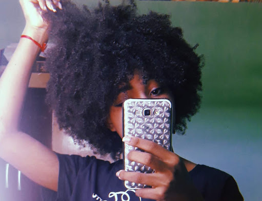 John Travolta e Kim Basinger podem ser o novo casal sensação de Hollywood