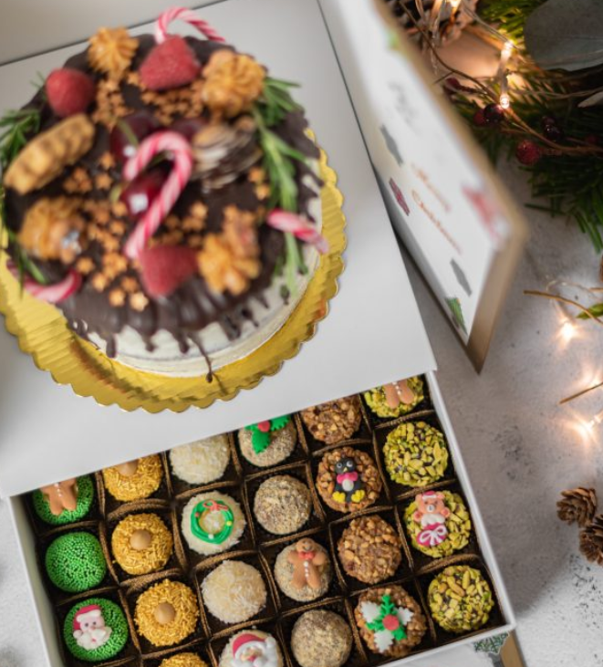 O Natal já chegou à Brigadeiro Gourmet Lx. Há bolo em forma de árvore e Christmas cookies