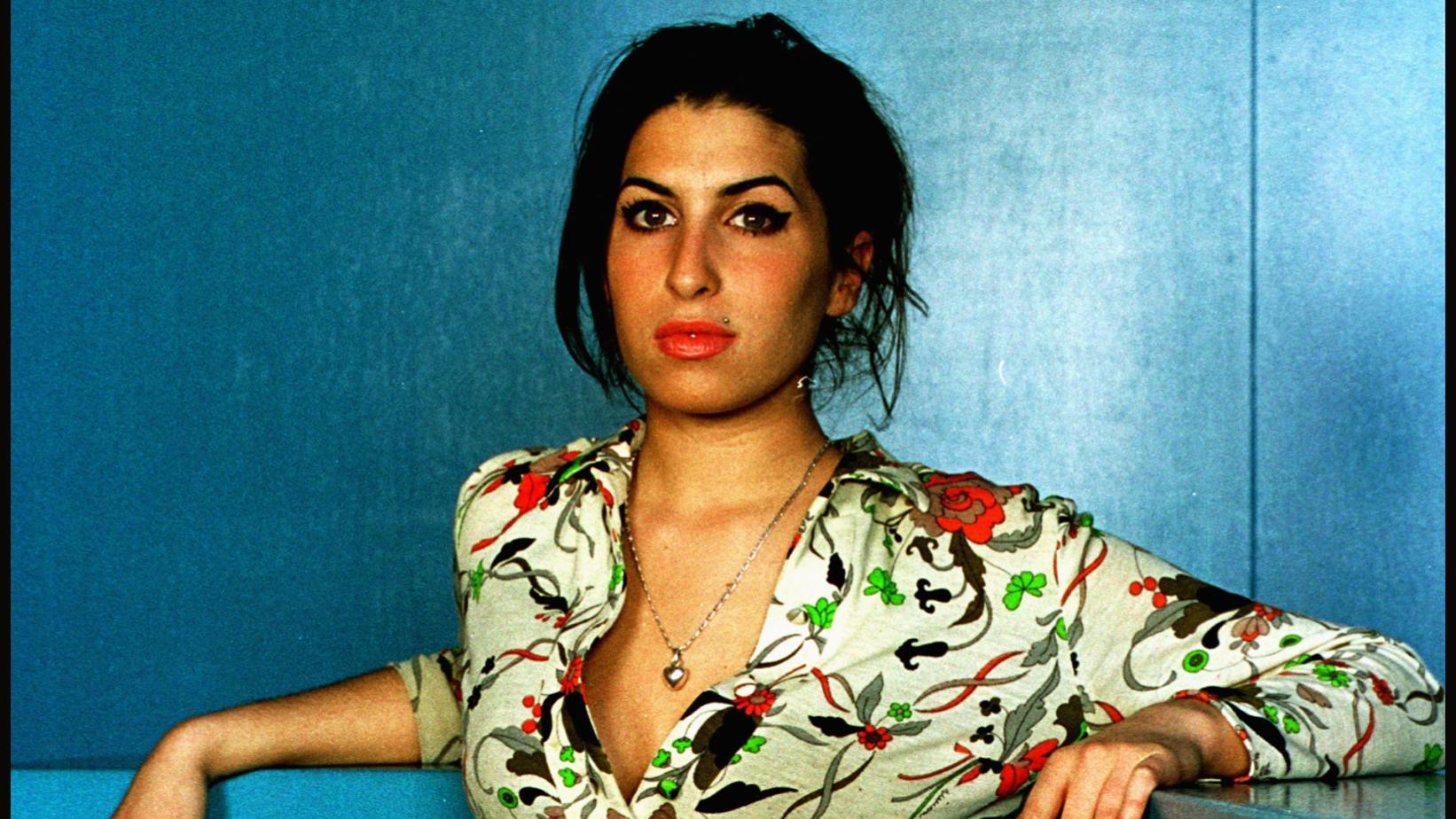8 momentos marcantes da vida de Amy Winehouse