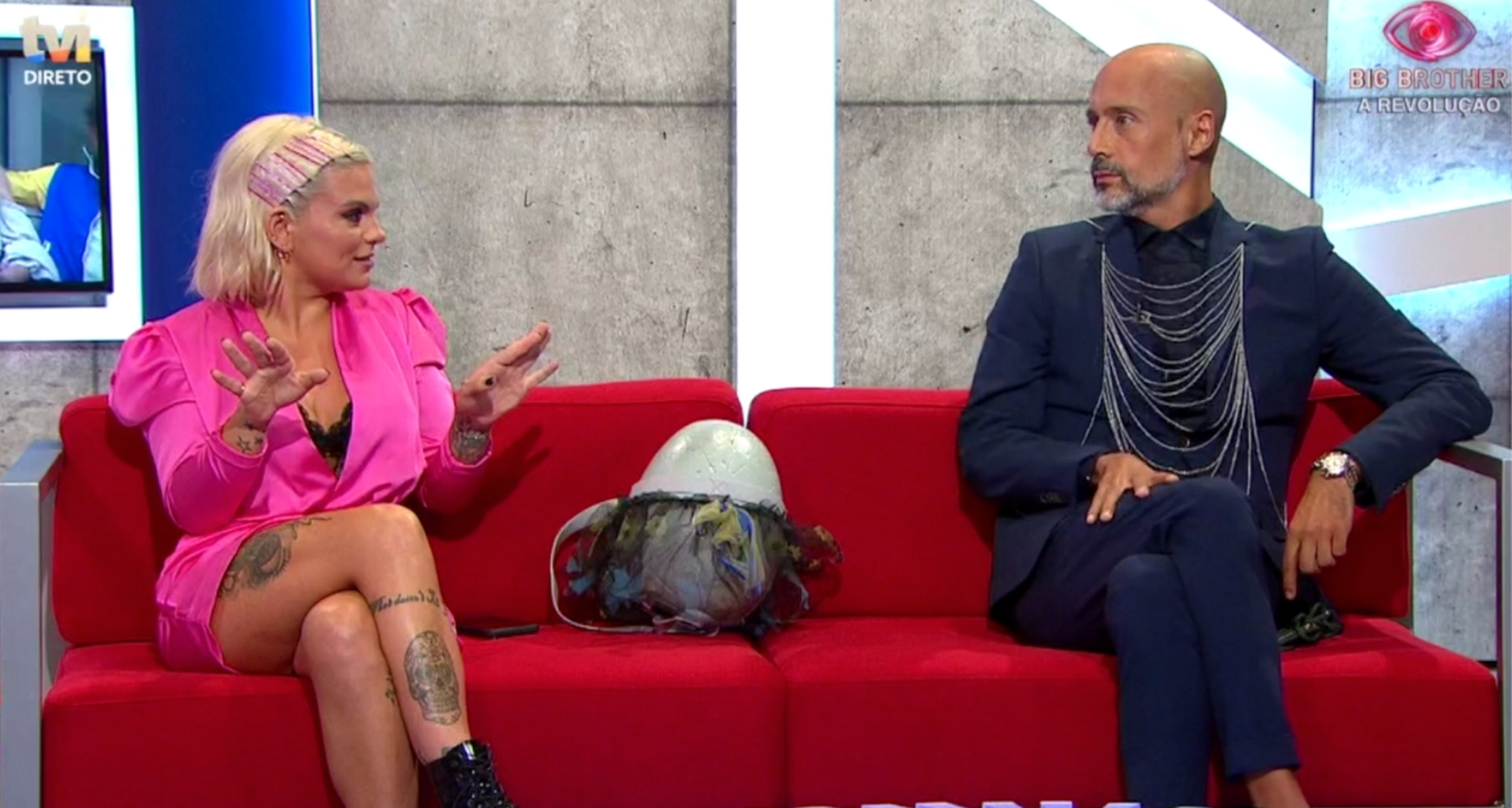 Pedro Crispim em picardia com Fanny. “É uma pessoa gordurosa, sem noção, cheira a poliéster com esta roupinha dos trezentos”